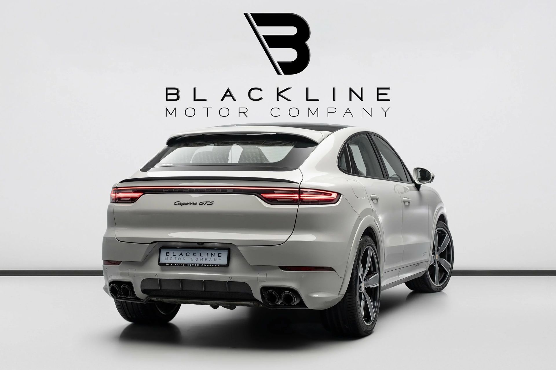 2023 Porsche Cayenne photo 4