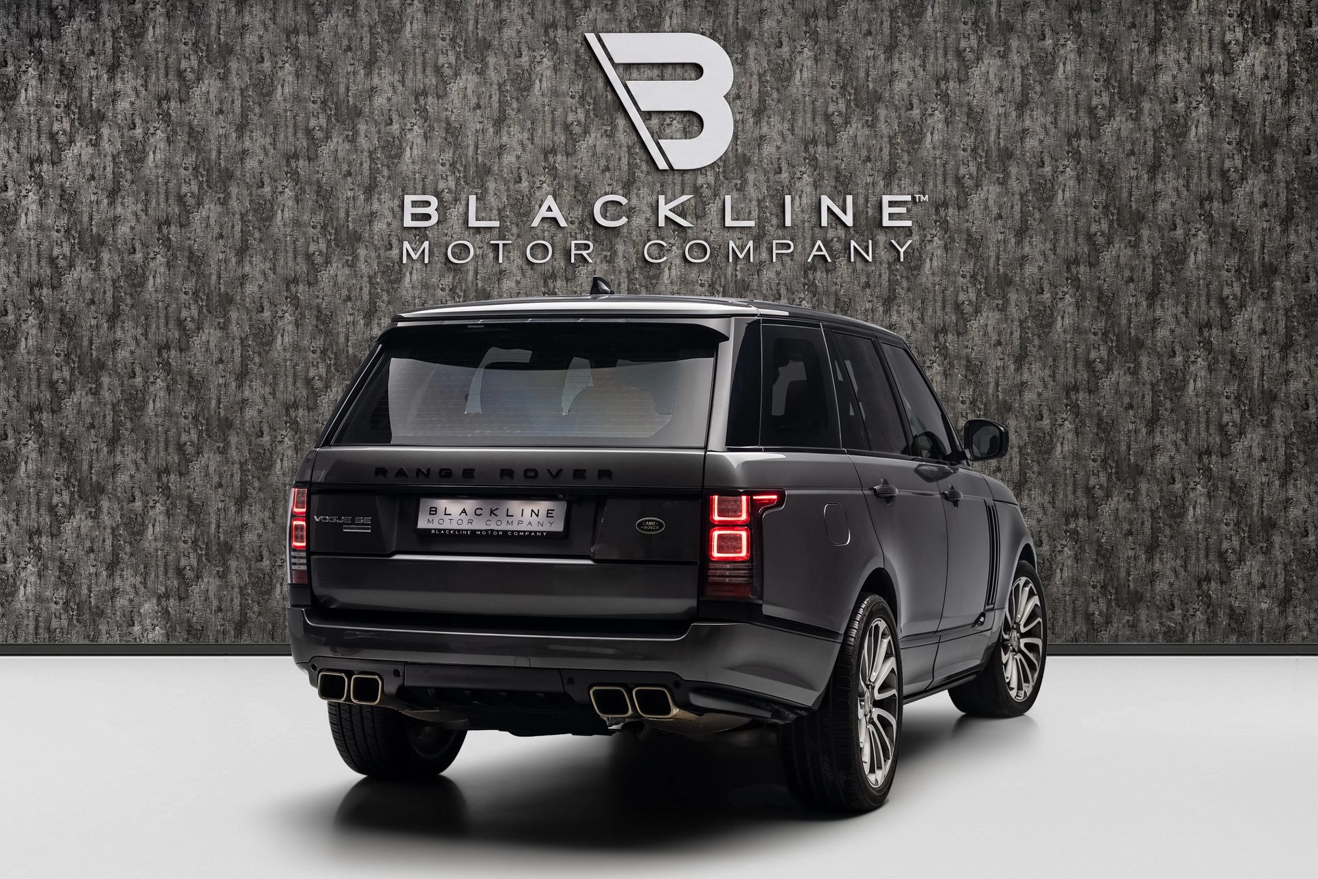2017 Land Rover Range Rover Vogue photo 4