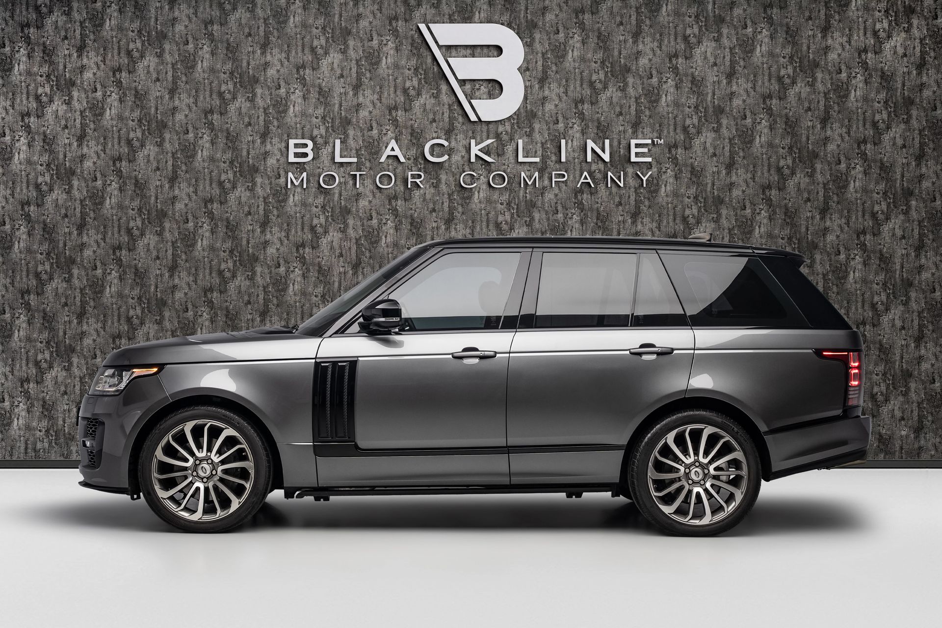 2017 Land Rover Range Rover Vogue photo 5