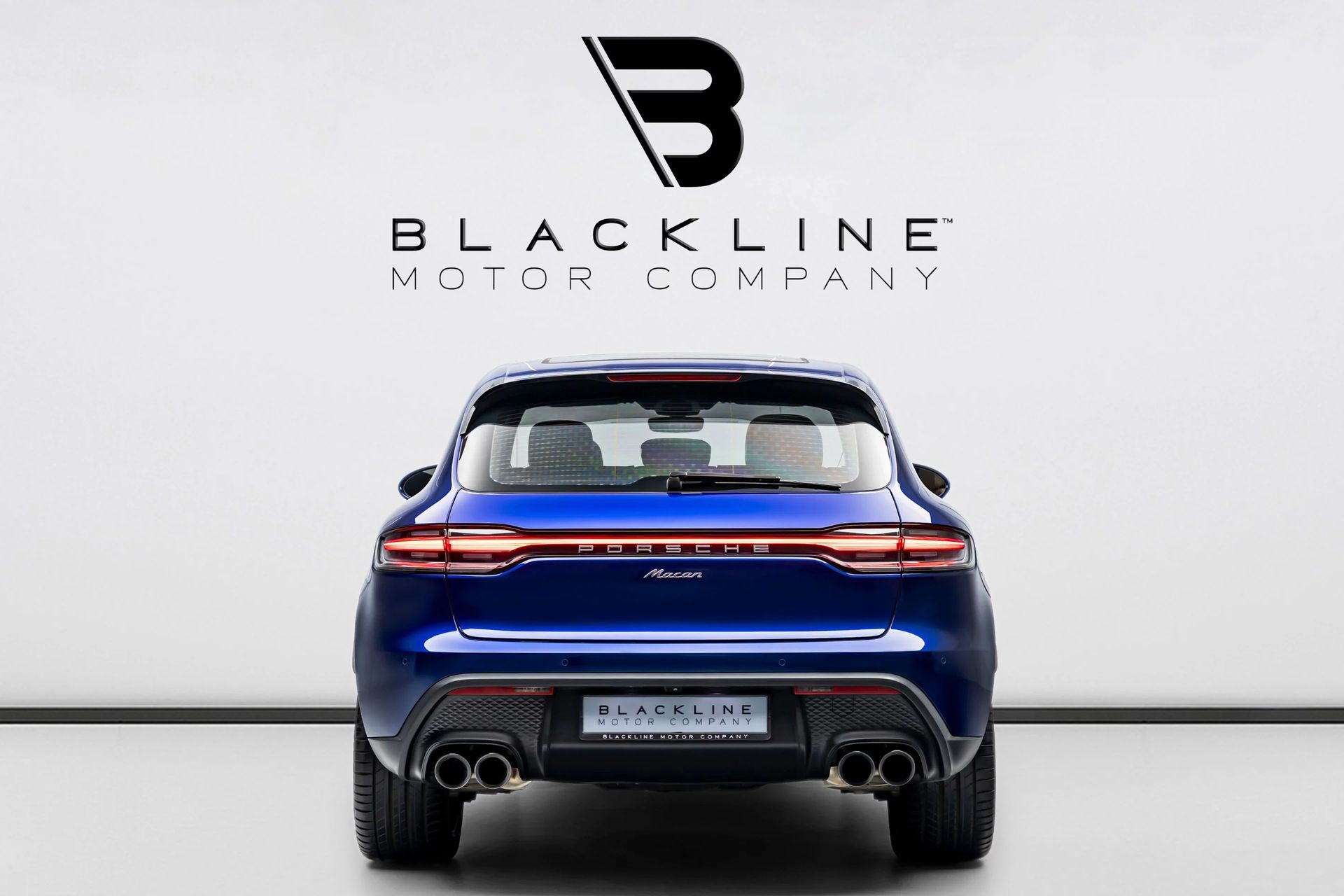 2025 Porsche Macan photo 3
