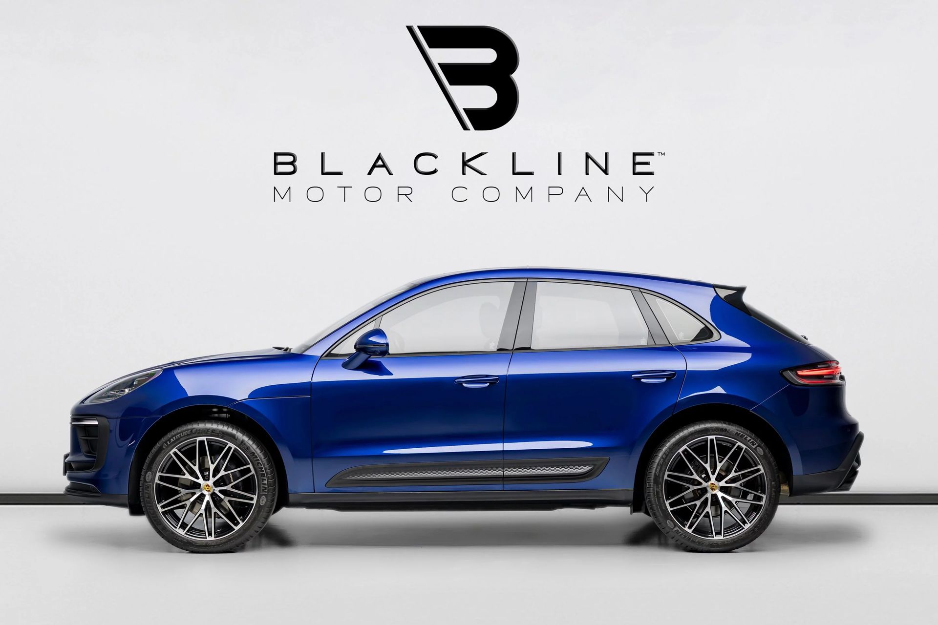 2025 Porsche Macan photo 5