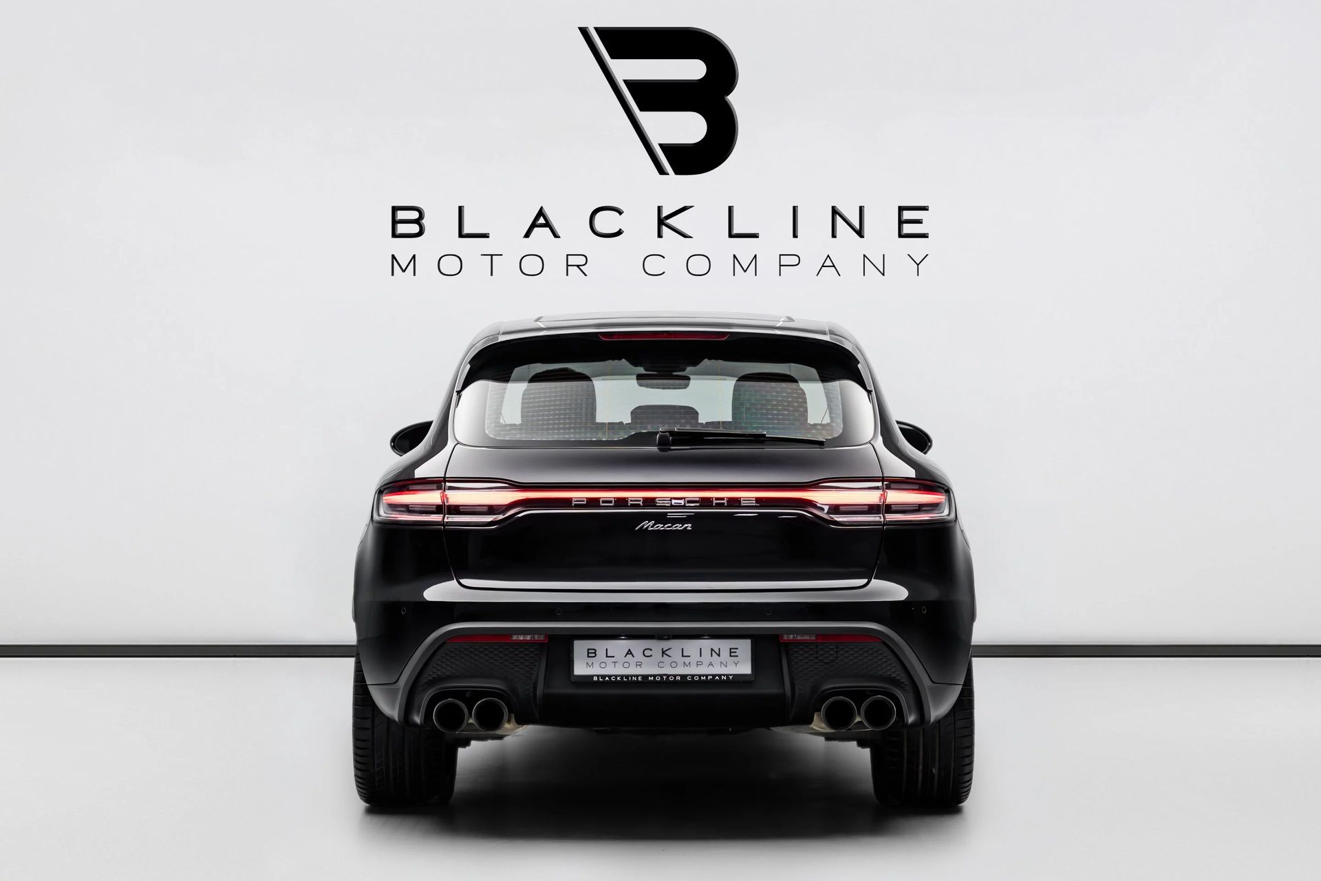 2025 Porsche Macan photo 5
