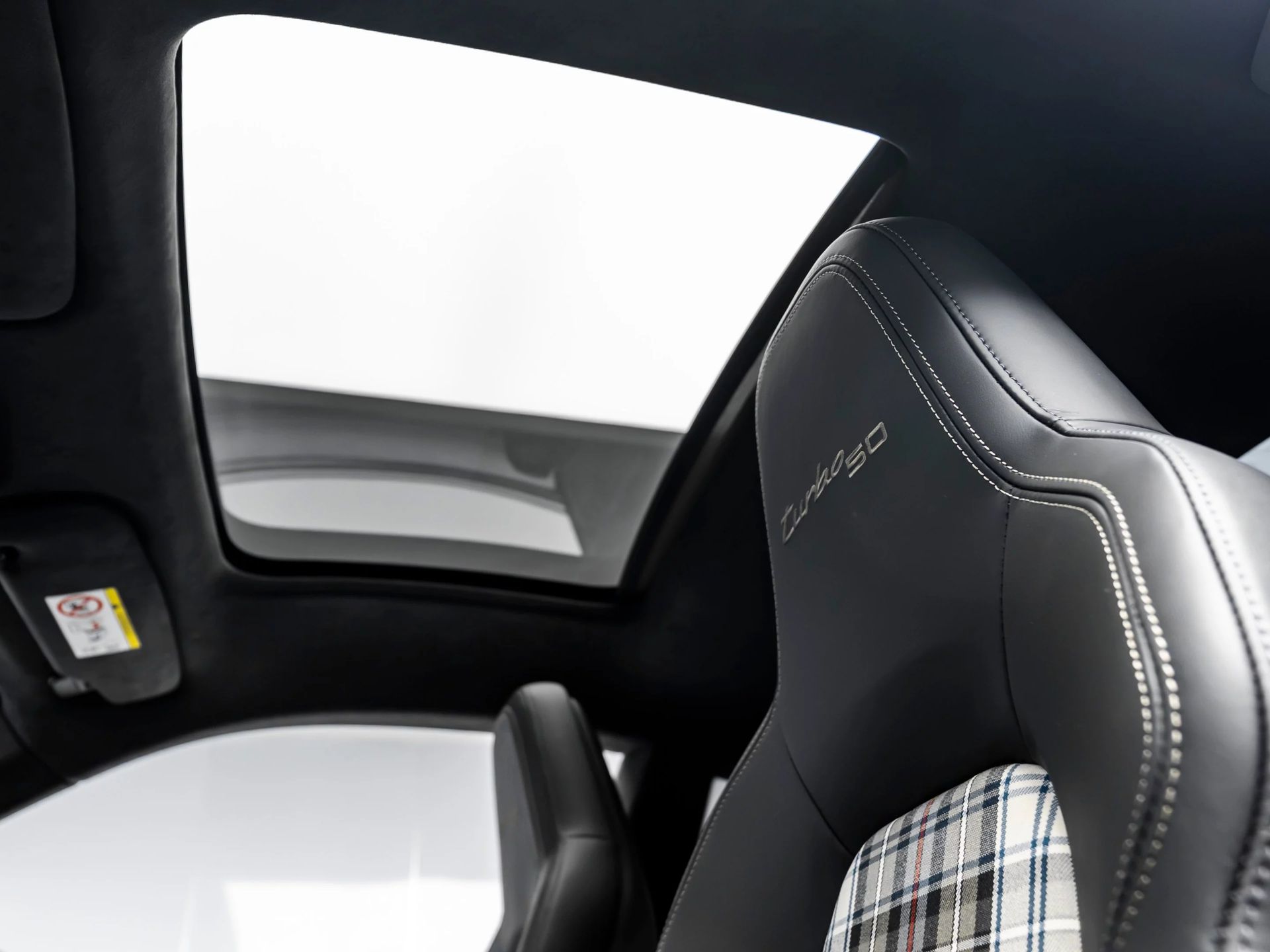 2025 Porsche 911 photo 4