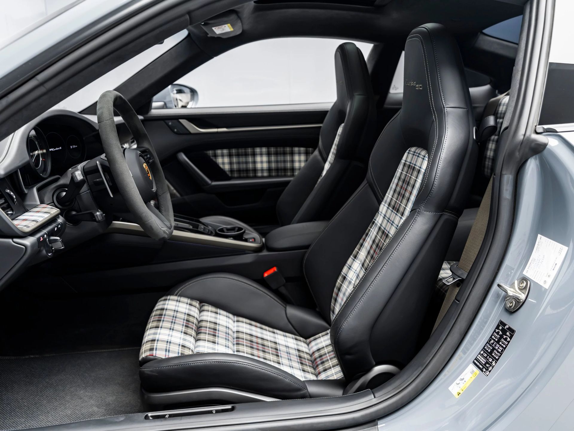2025 Porsche 911 photo 5