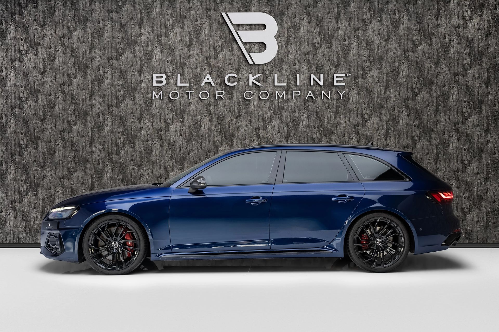 2023 Audi RS4 photo 5