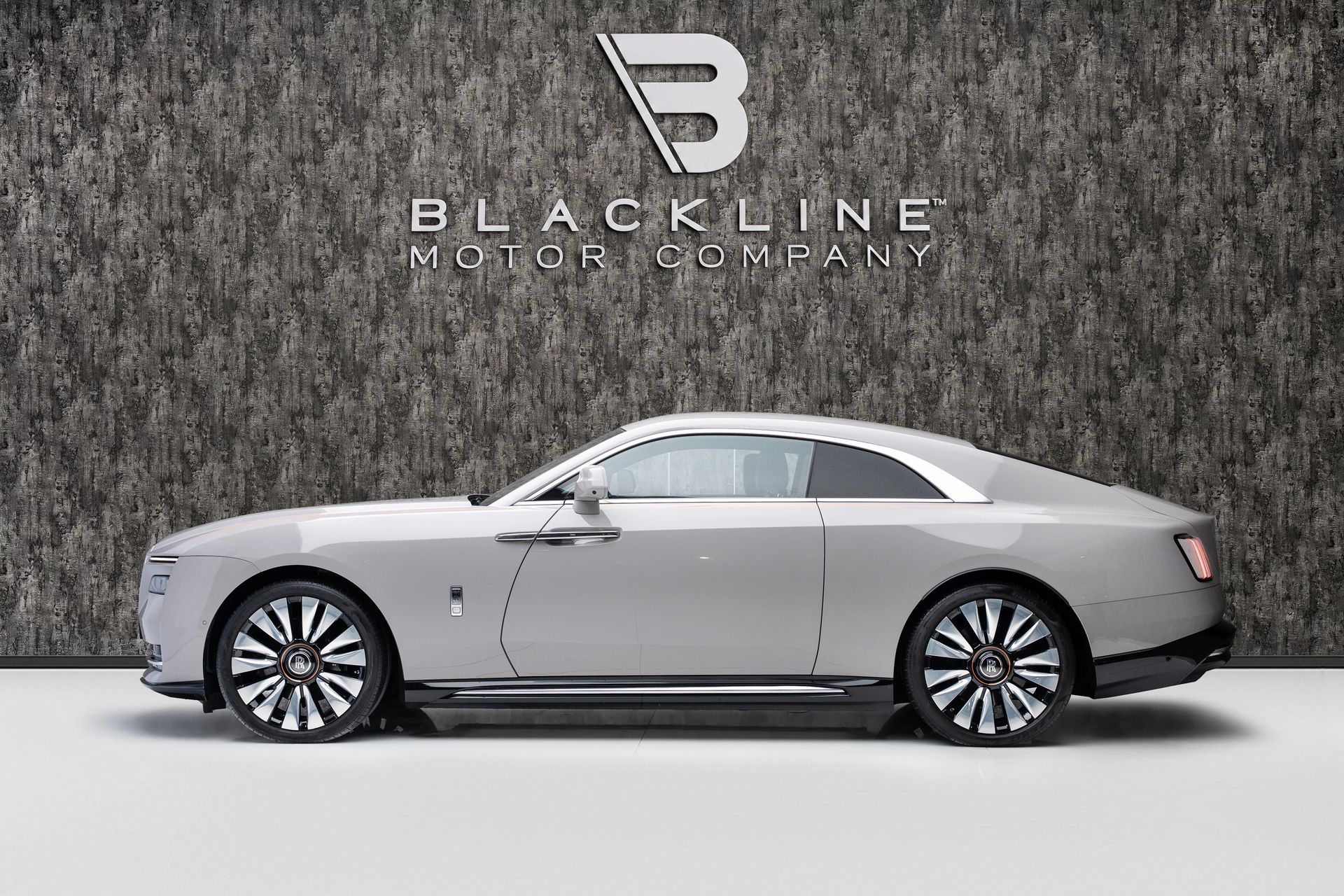 2024 Rolls-Royce Spectre photo 5