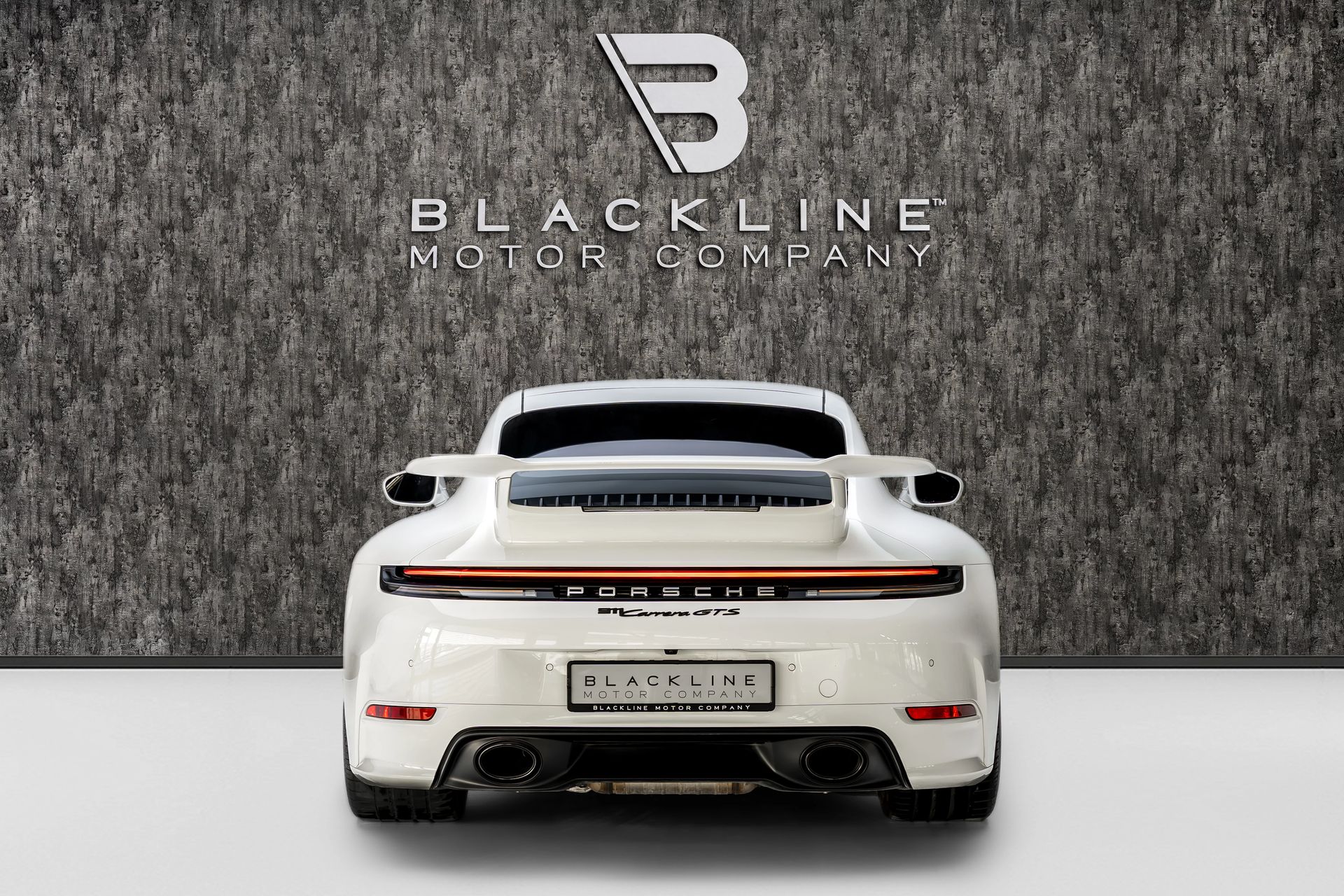 2025 Porsche 911 photo 3