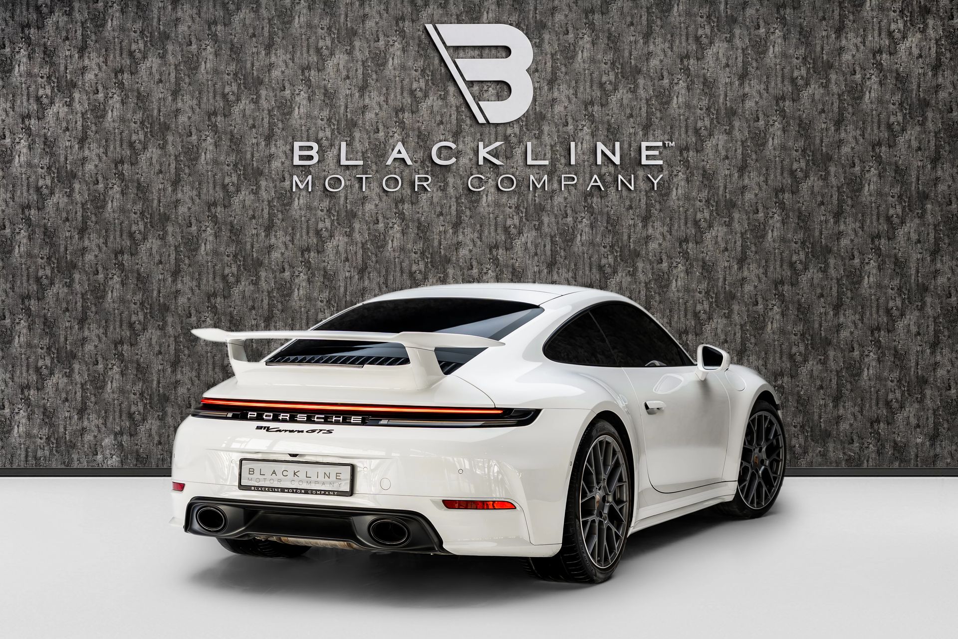 2025 Porsche 911 photo 4