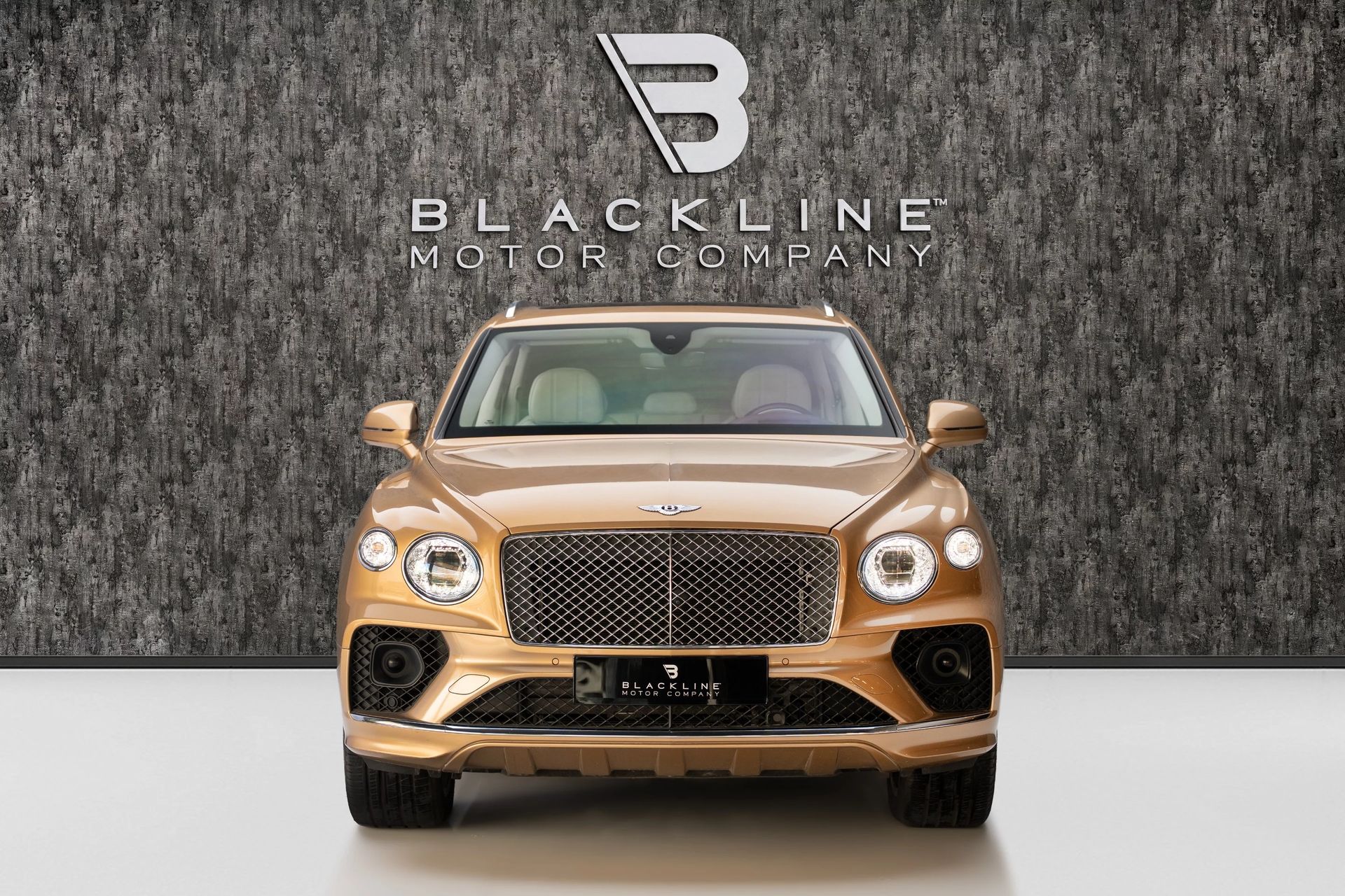 2022 Bentley Bentayga photo 2