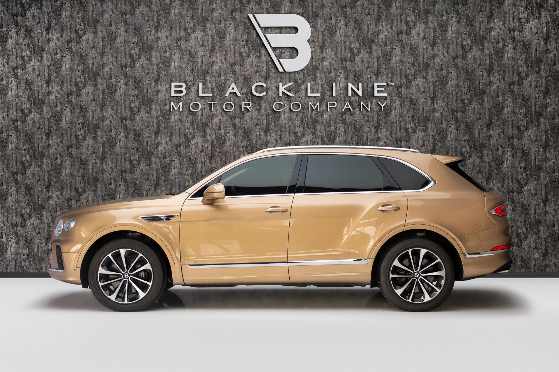 2022 Bentley Bentayga photo 3