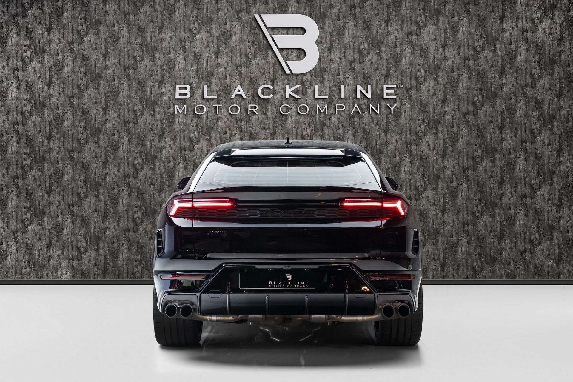 2025 Lamborghini Urus photo 5