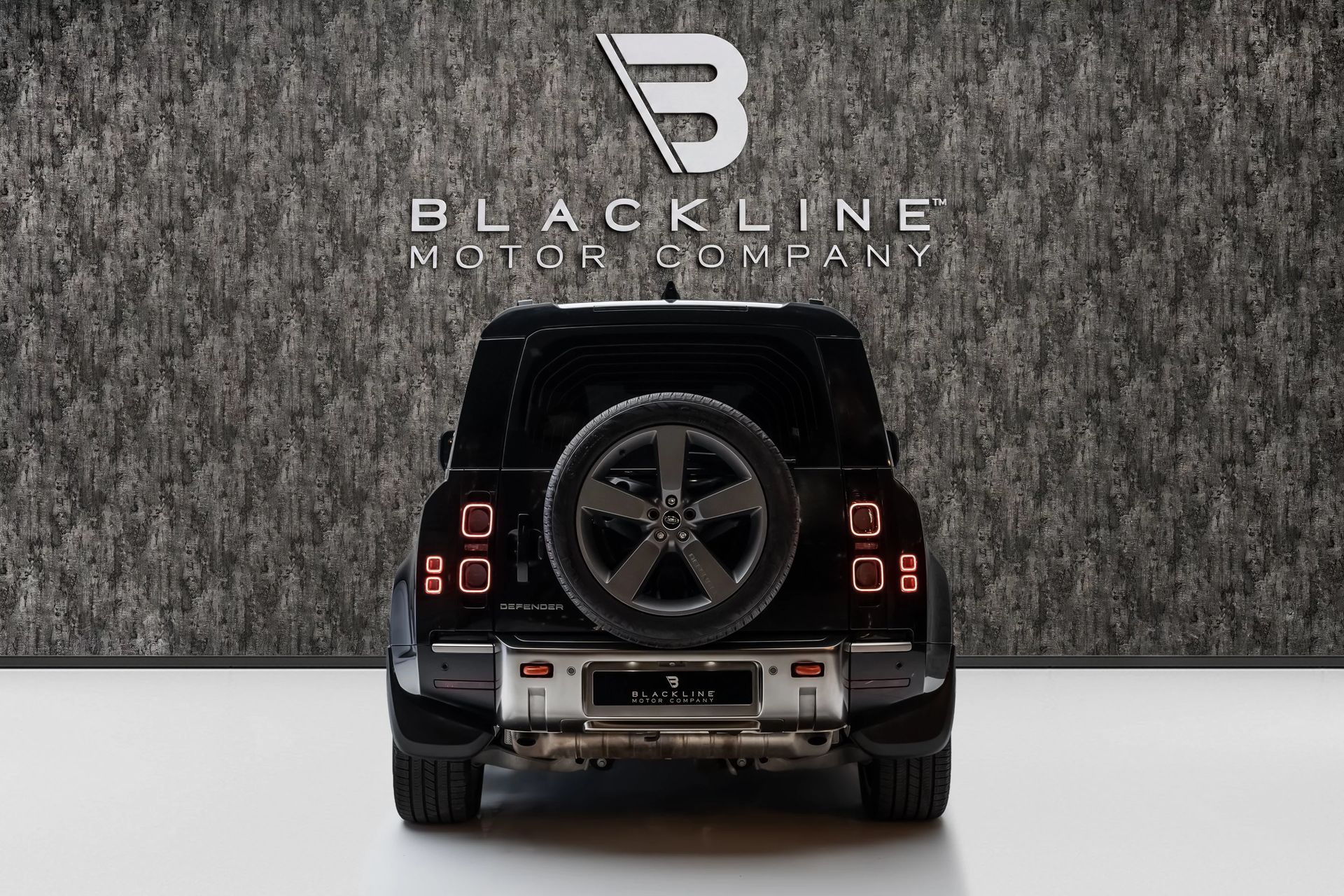 2024 Land Rover Defender photo 5