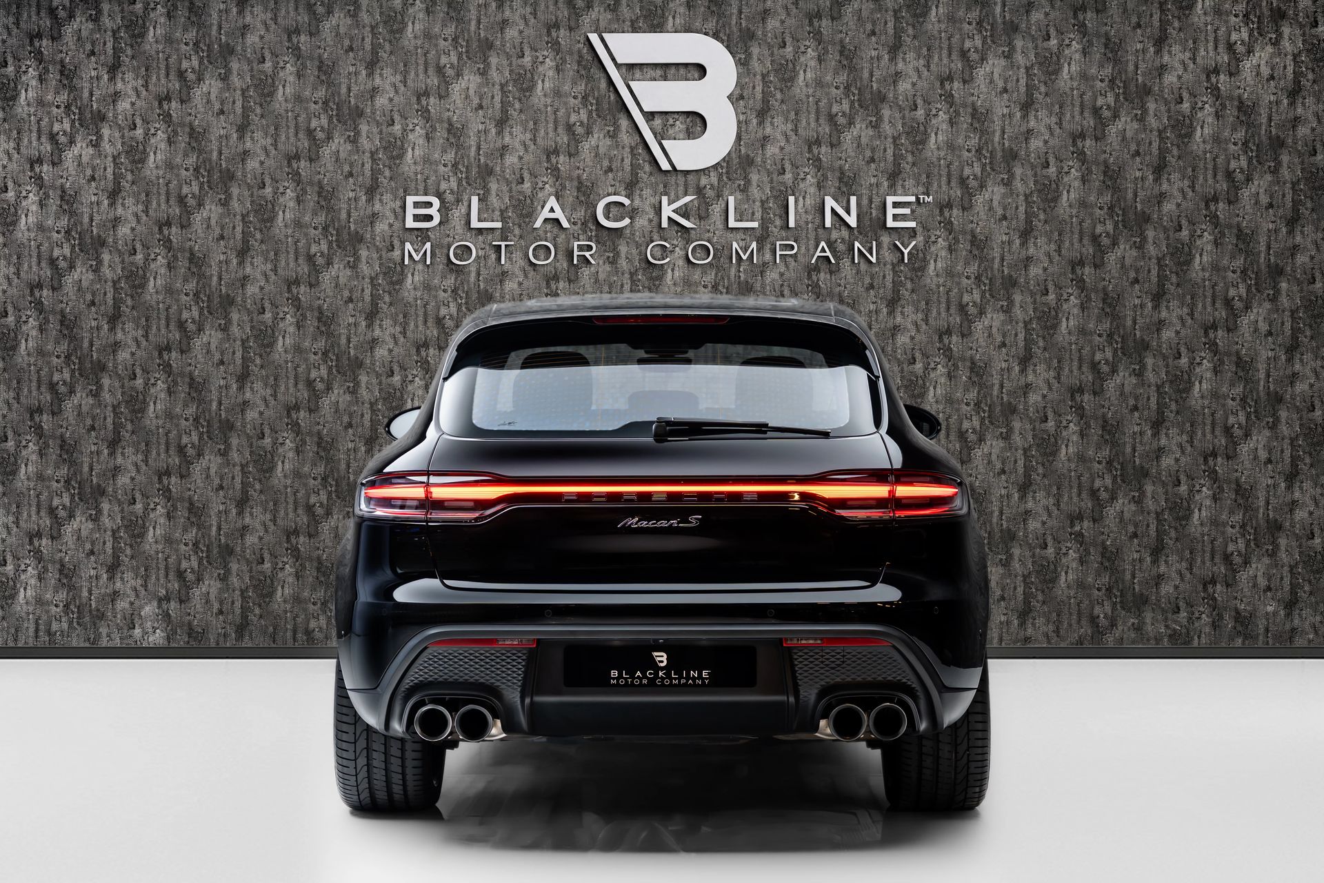 2024 Porsche Macan photo 4