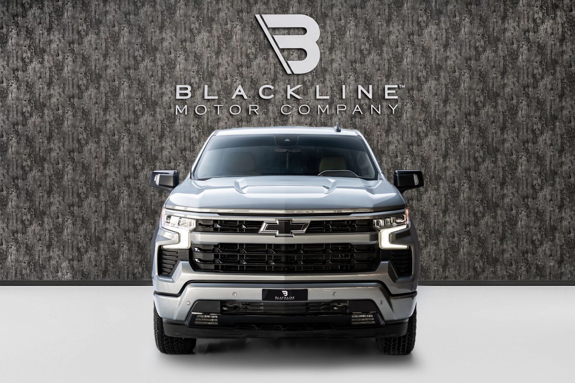 2024 Chevrolet Silverado photo 2
