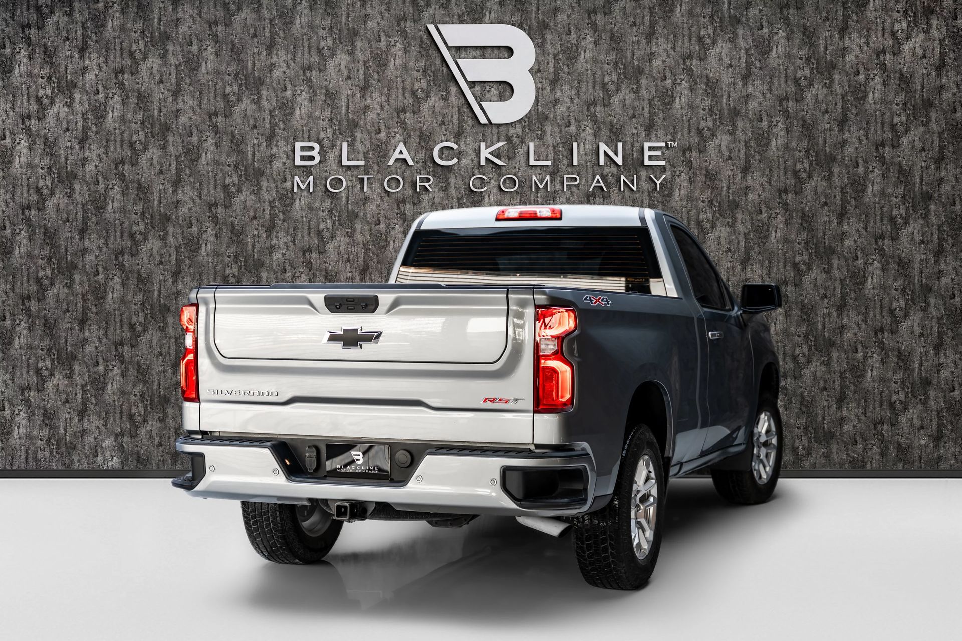 2024 Chevrolet Silverado photo 4