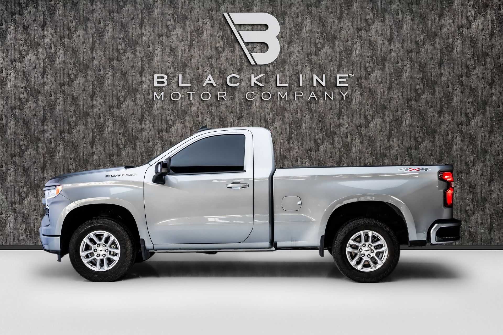 2024 Chevrolet Silverado photo 5