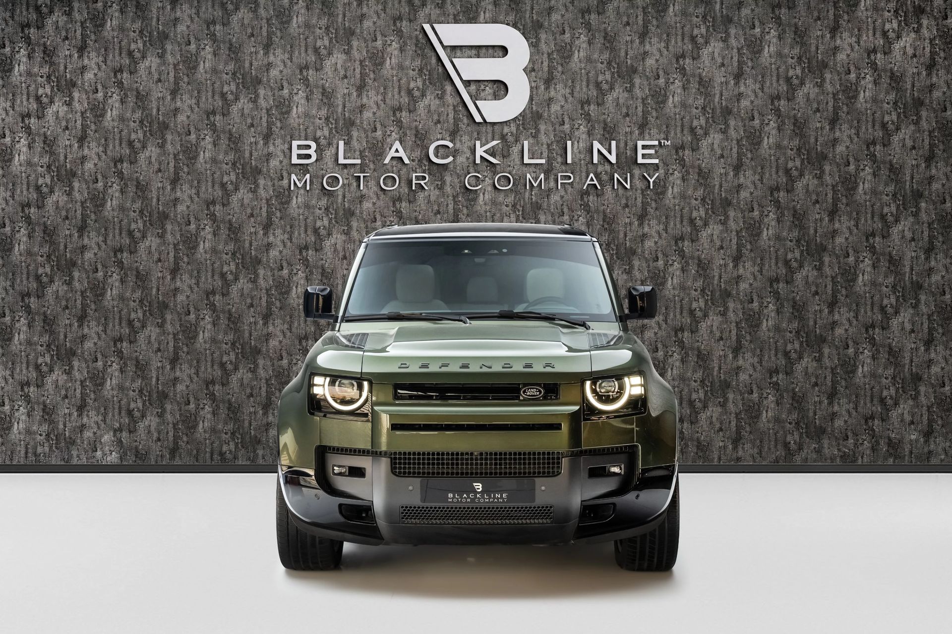 2026 Land Rover Defender photo 2