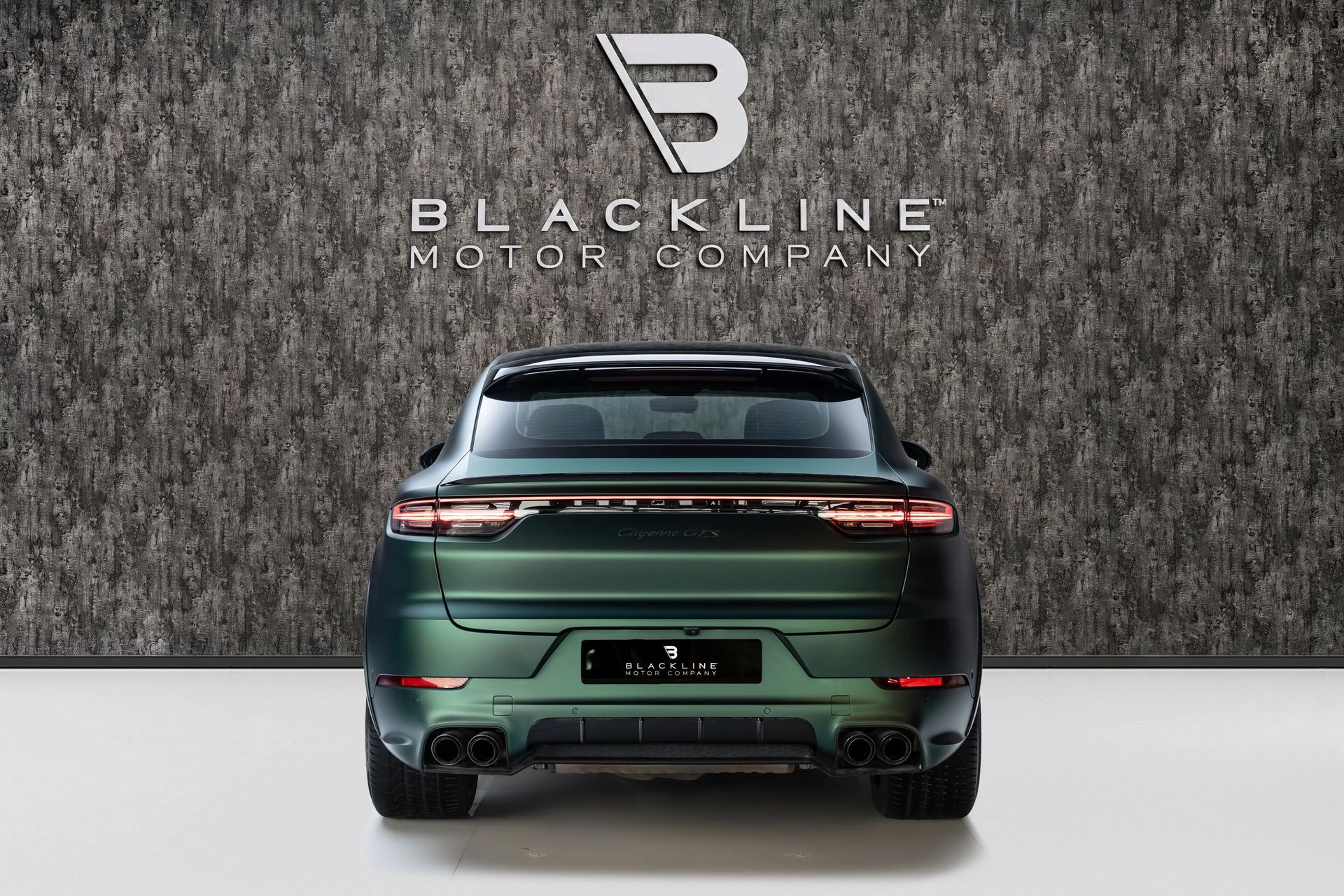 2023 Porsche Cayenne photo 4