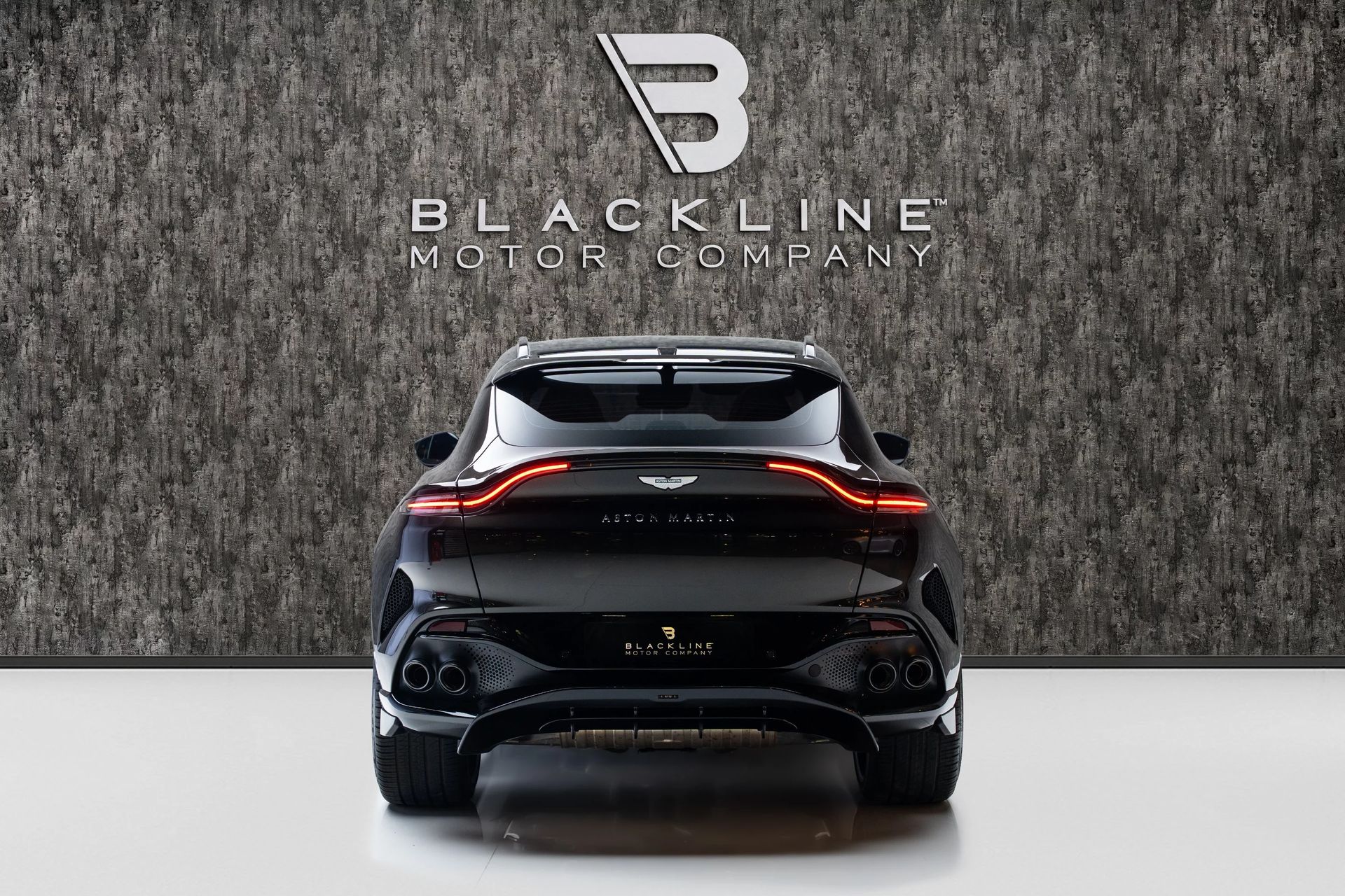 2025 Aston Martin DBX 707 photo 4