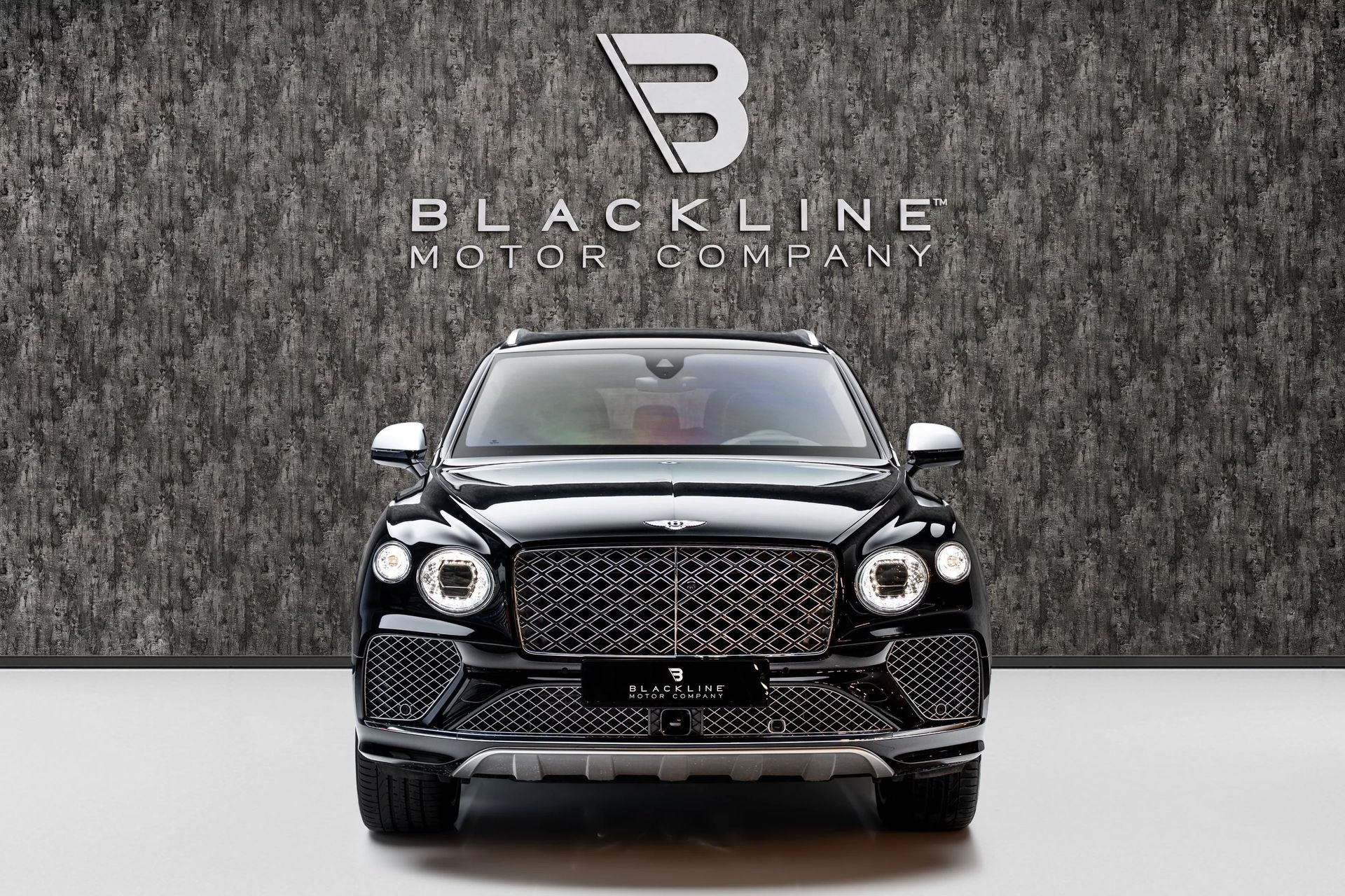 2024 Bentley Bentayga photo 2