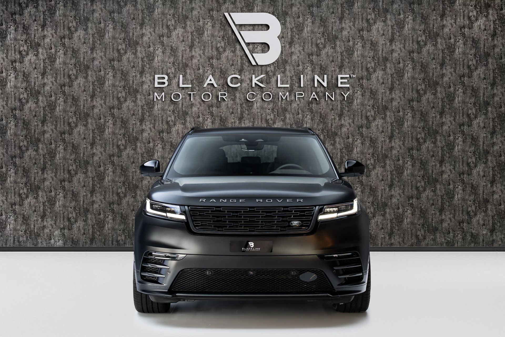 2026 Land Rover Range Rover Velar photo 2