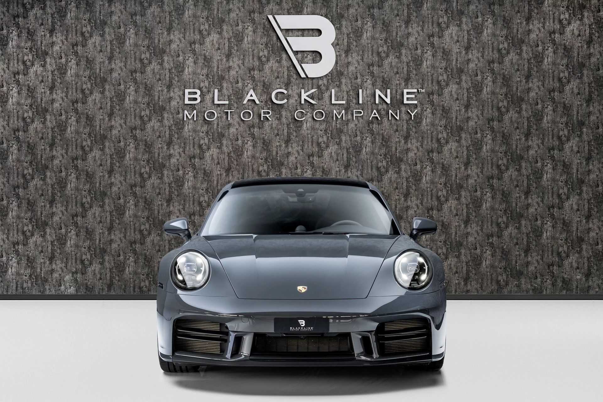 2025 Porsche 911 photo 2