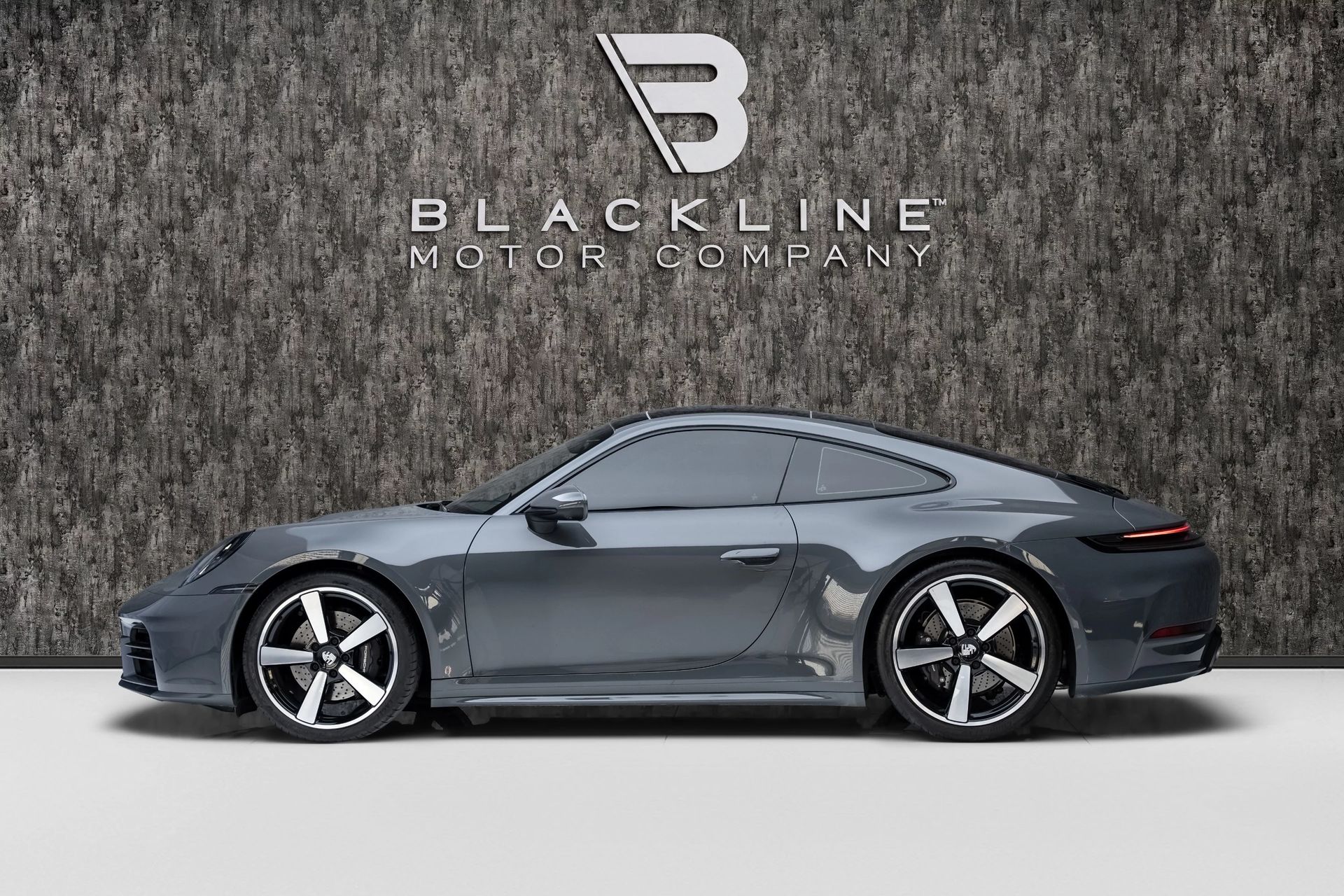 2025 Porsche 911 photo 5