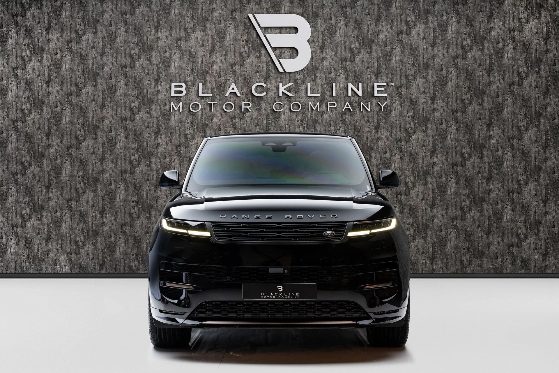 2025 Land Rover Range Rover Sport photo 2