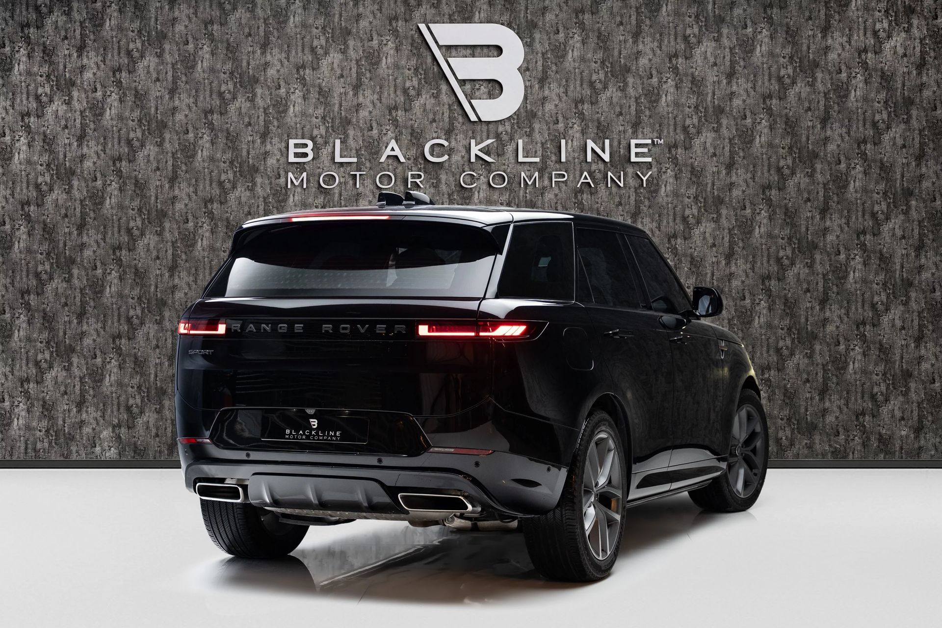 2025 Land Rover Range Rover Sport photo 3