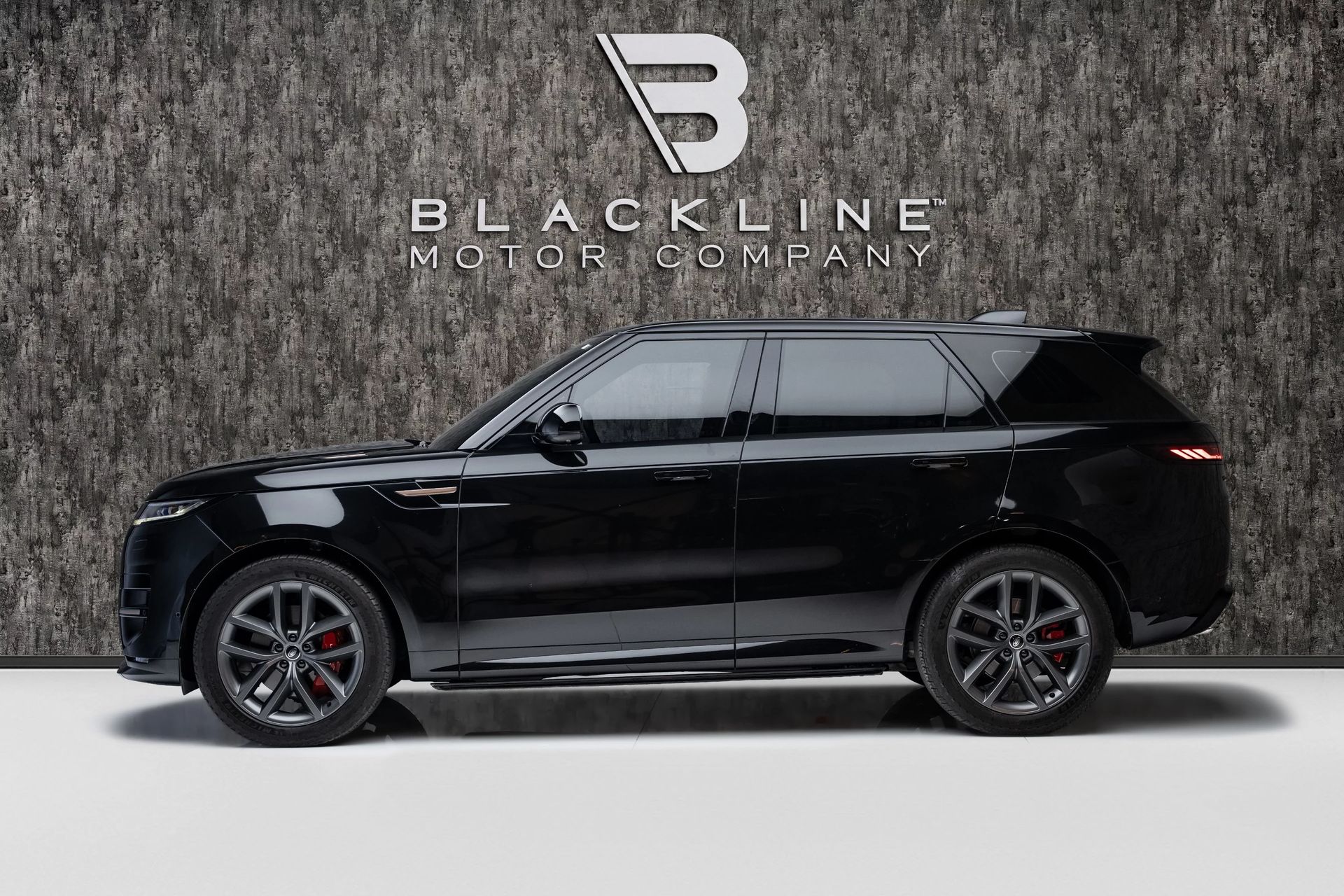 2025 Land Rover Range Rover Sport photo 5