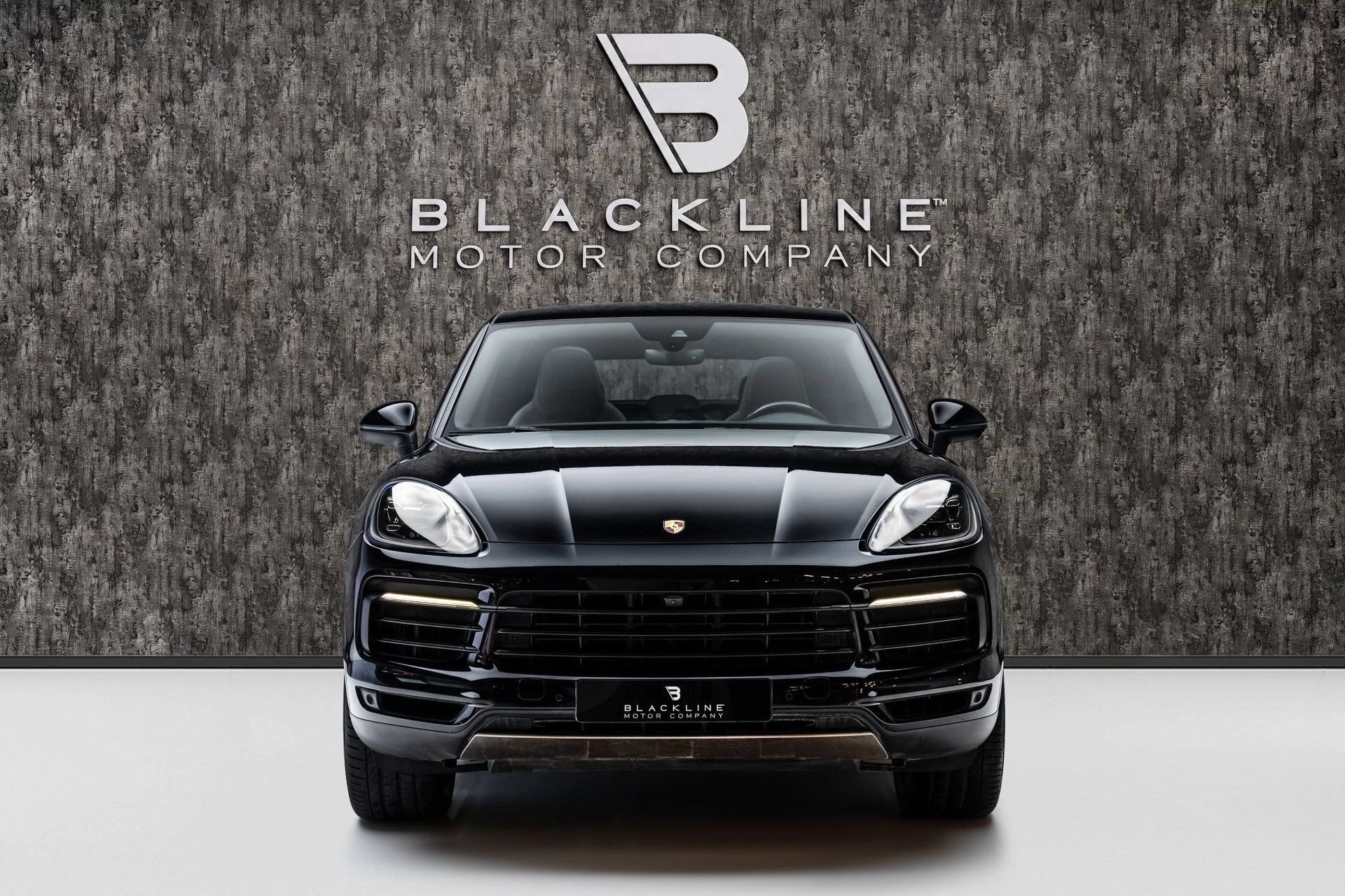 2020 Porsche Cayenne photo 2