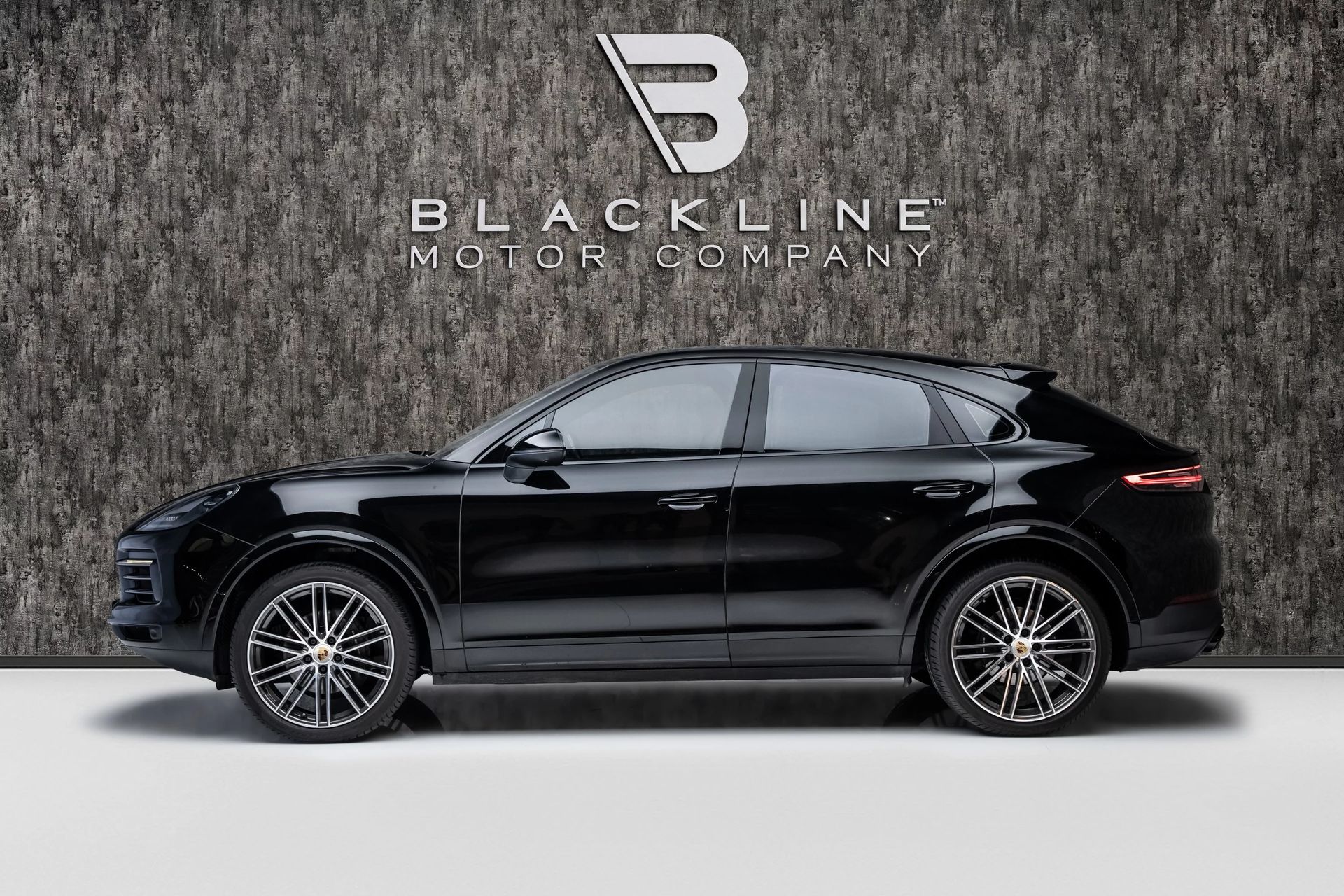 2020 Porsche Cayenne photo 3
