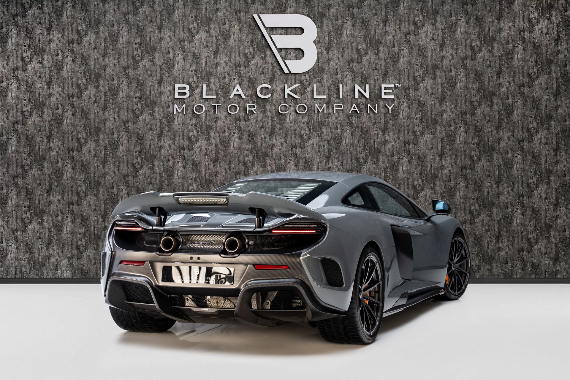2016 McLaren 675 LT photo 3