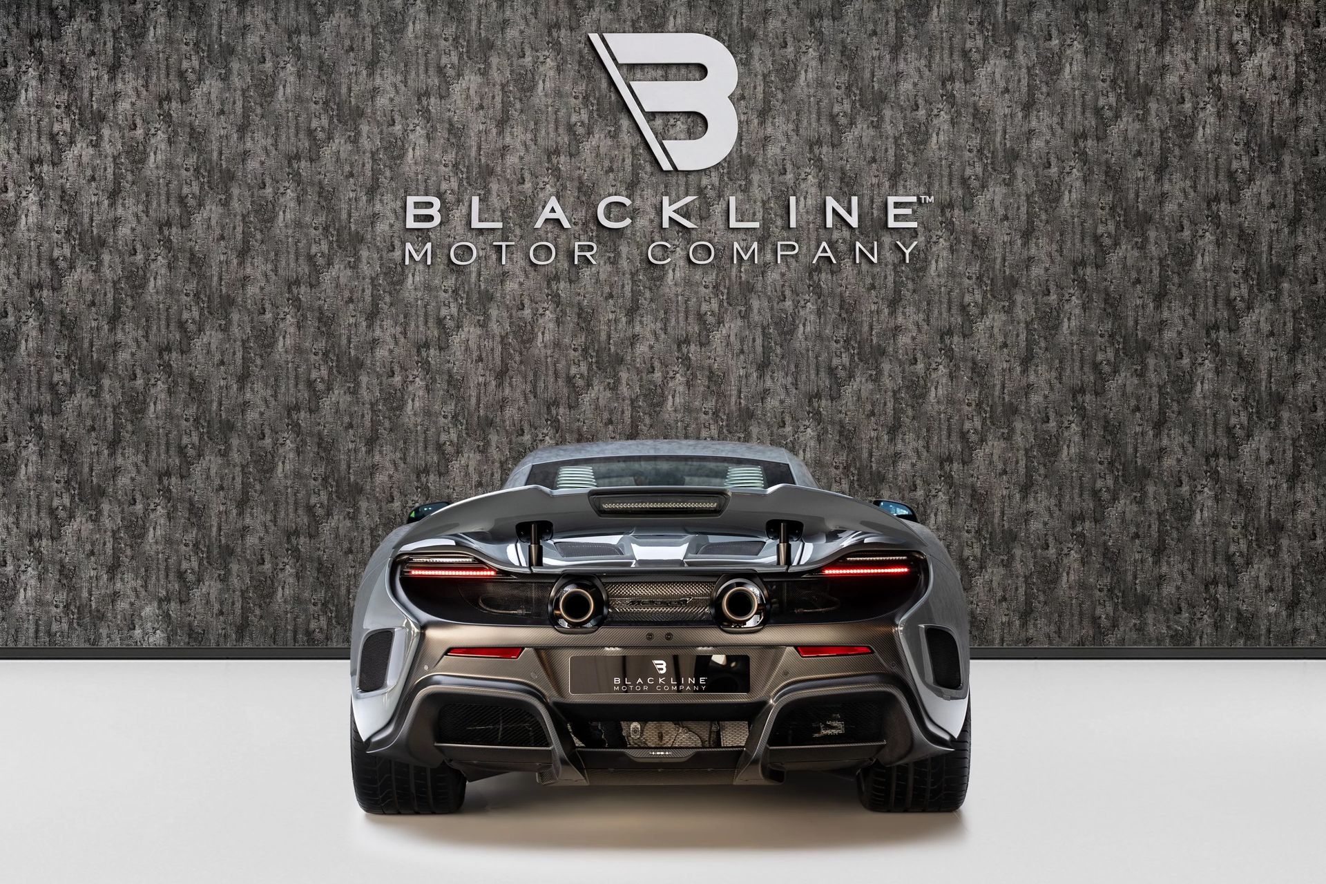 2016 McLaren 675 LT photo 4