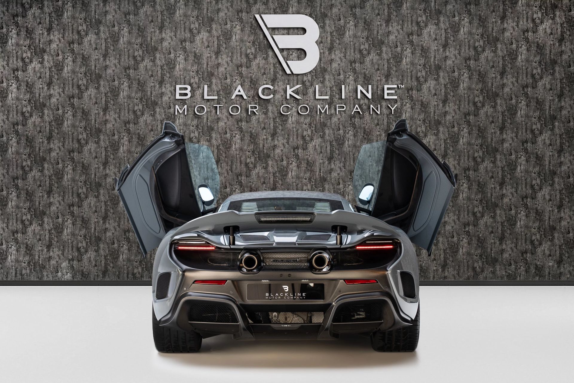 2016 McLaren 675 LT photo 5