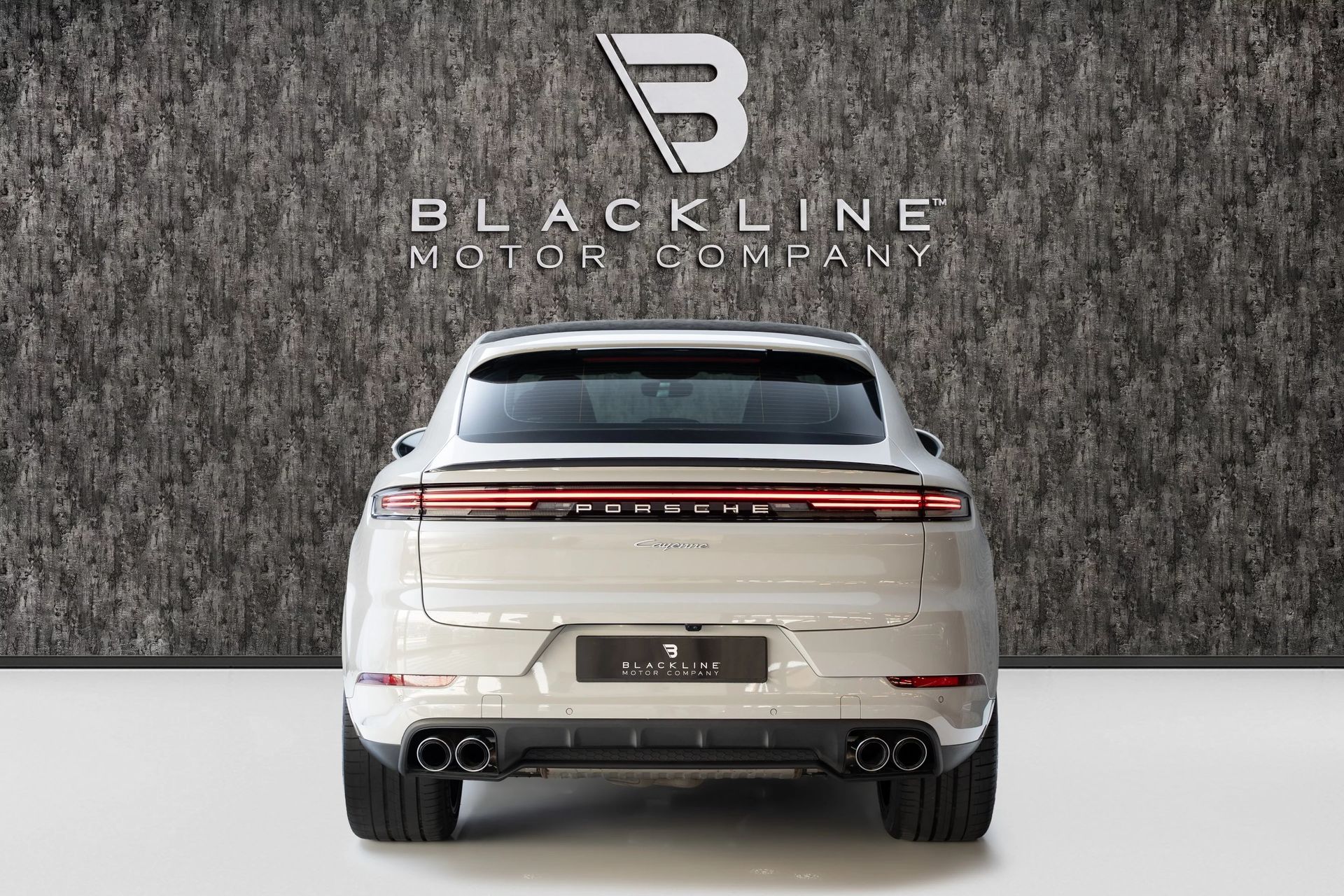 2025 Porsche Cayenne photo 4