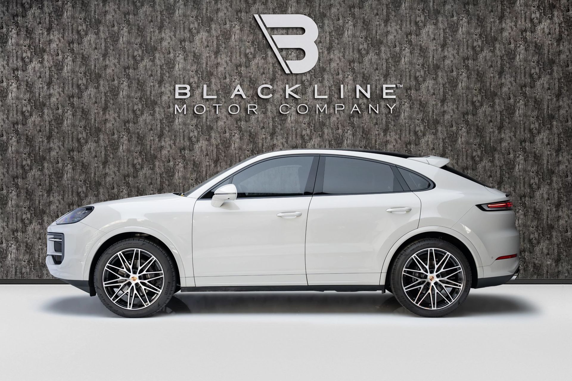 2025 Porsche Cayenne photo 5