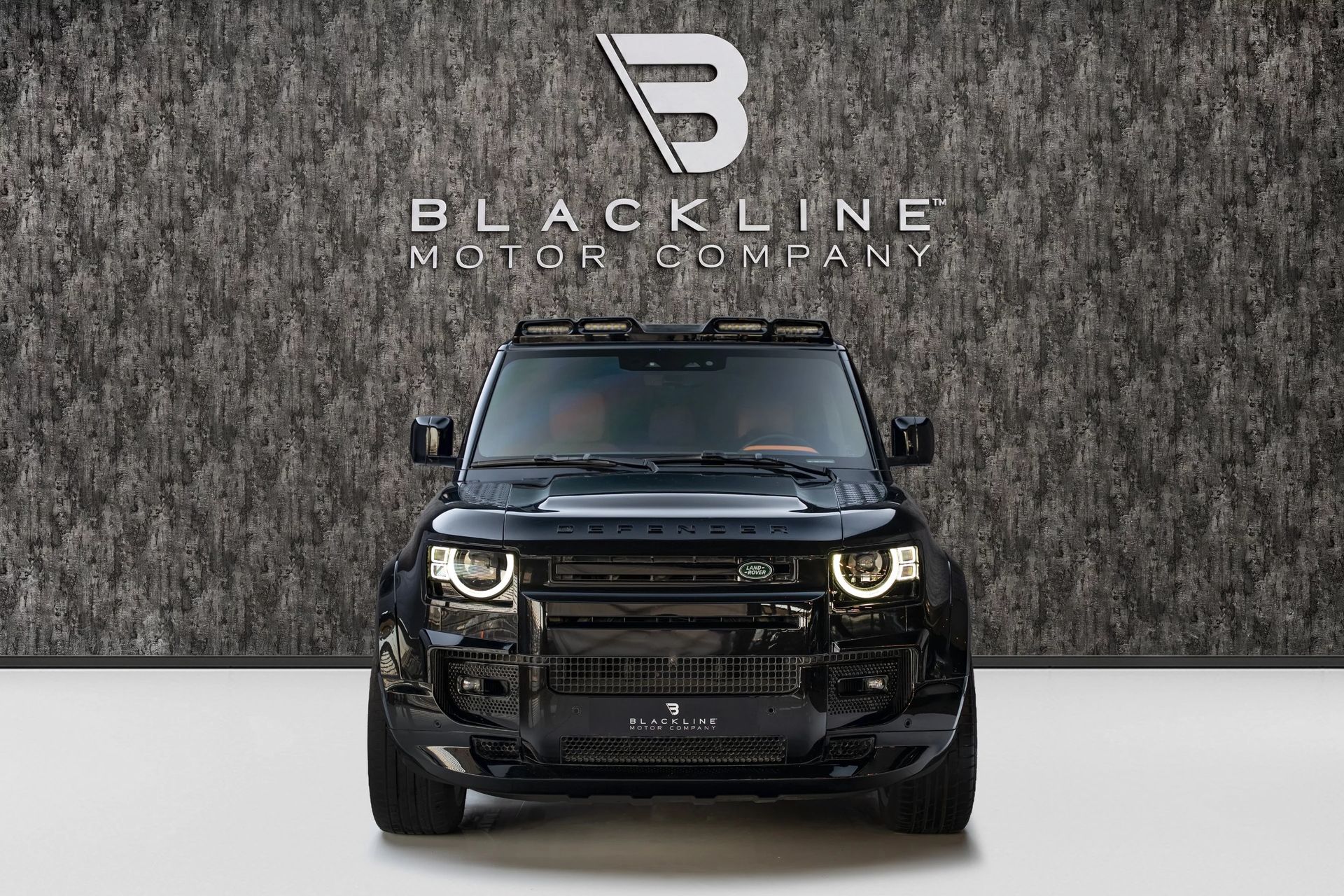 2022 Land Rover Defender photo 2