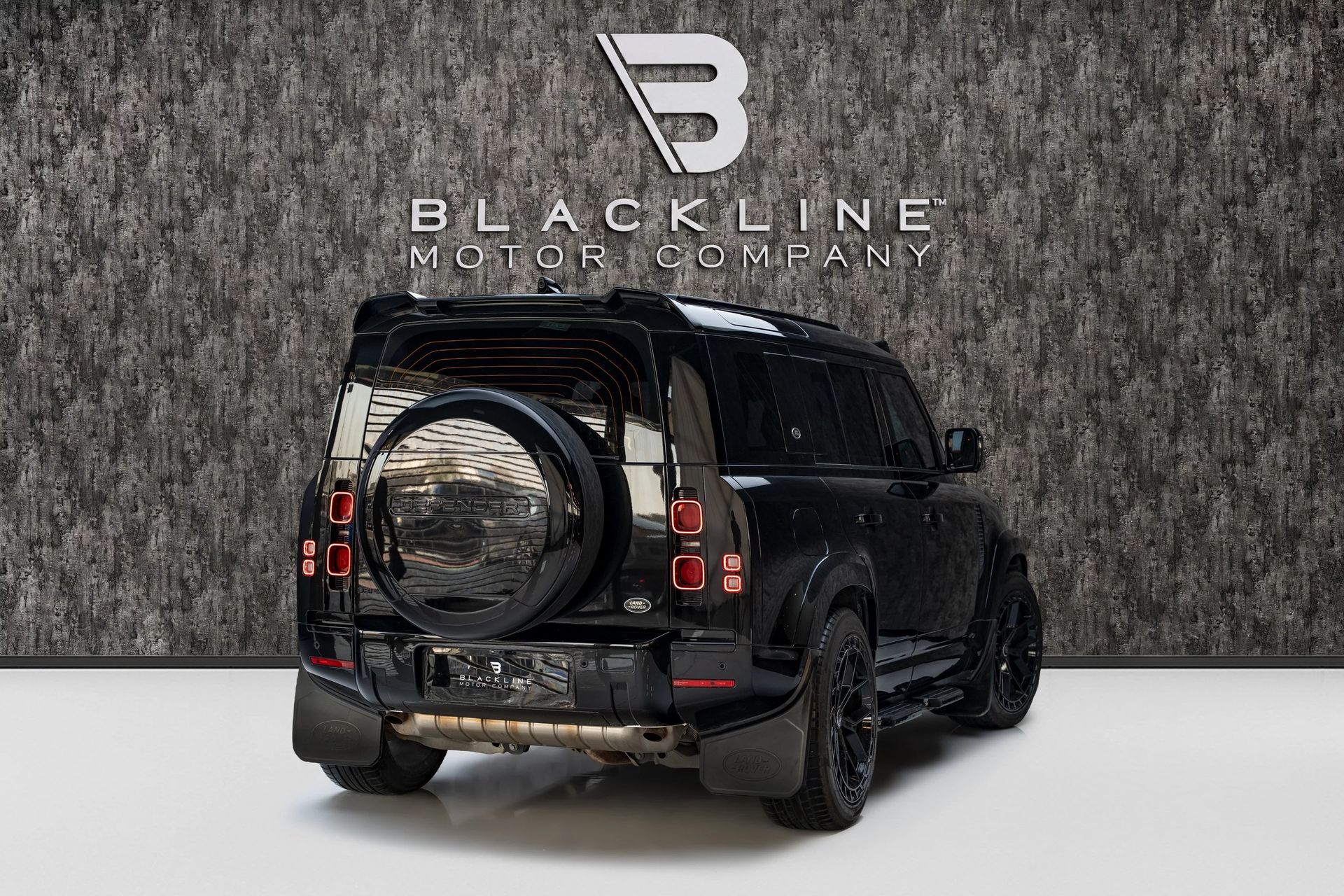 2022 Land Rover Defender photo 3
