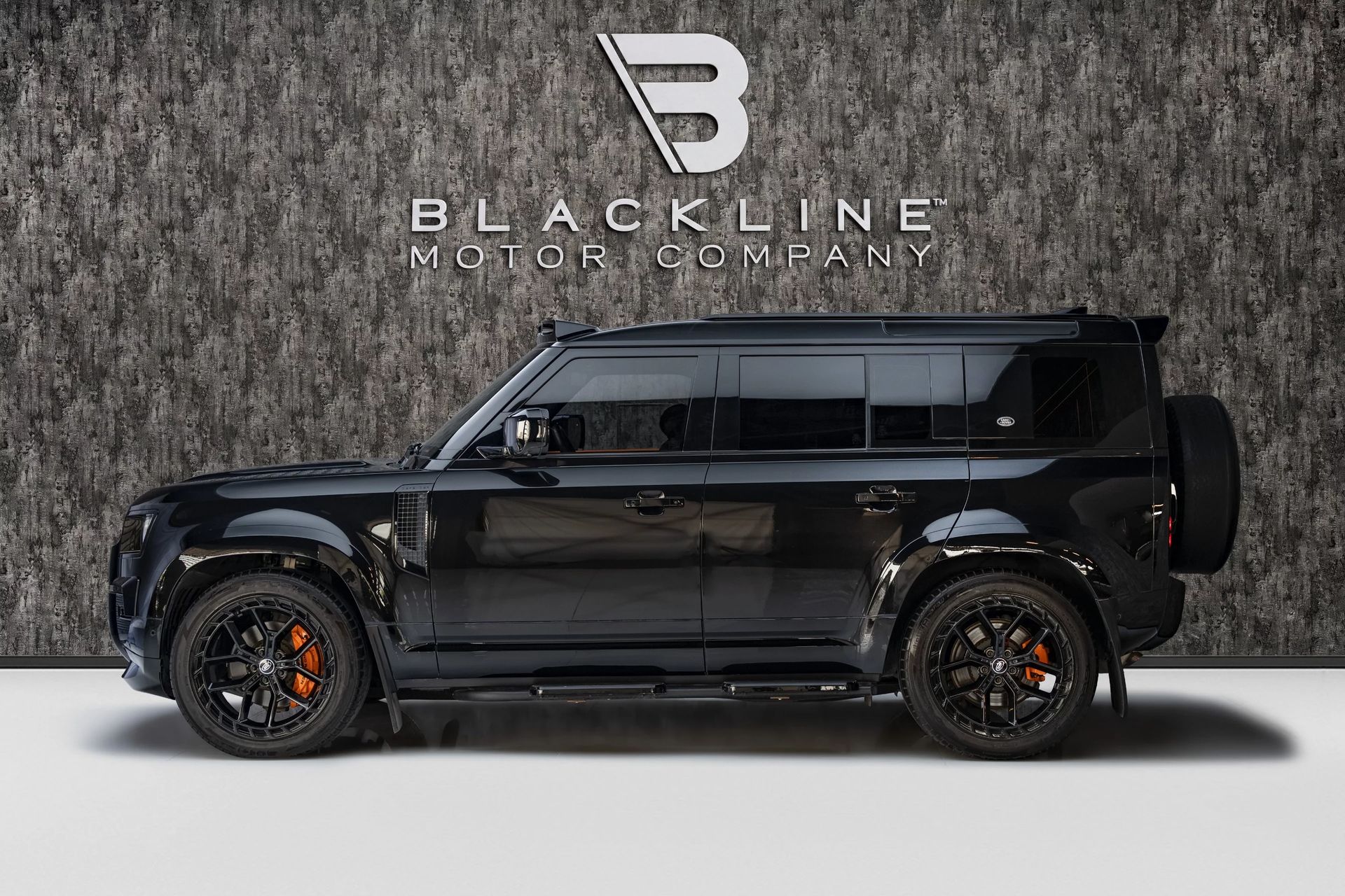 2022 Land Rover Defender photo 5