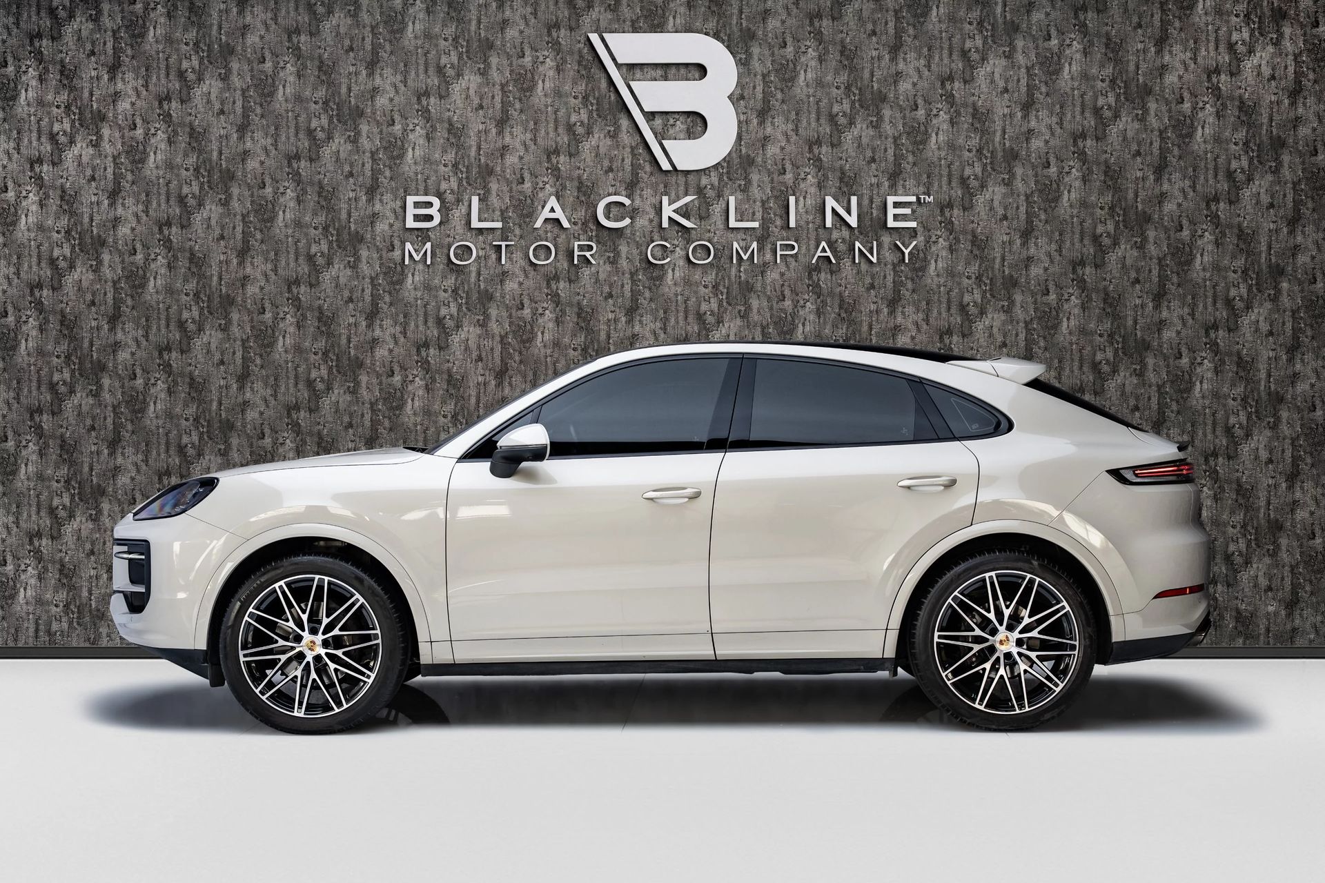 2024 Porsche Cayenne photo 5