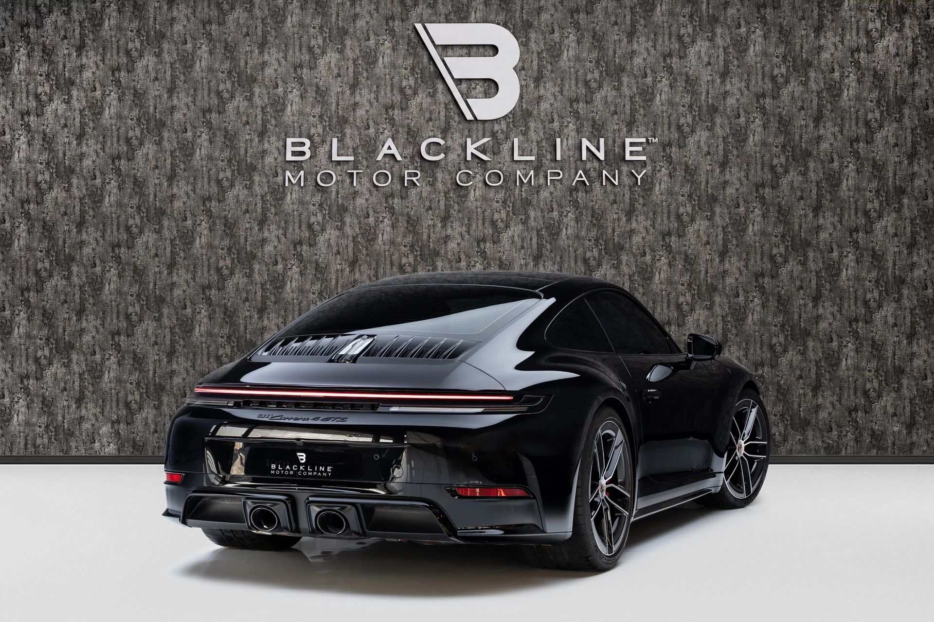 2026 Porsche Carrera 4 photo 3
