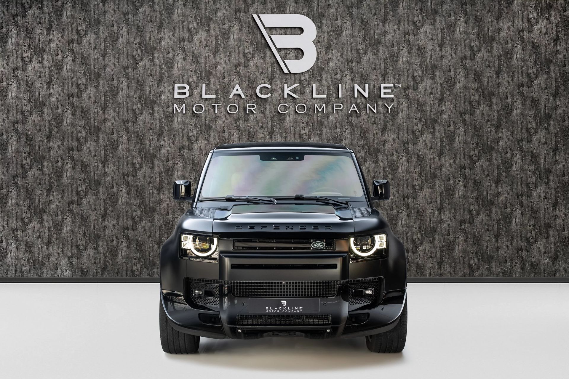 2024 Land Rover Defender photo 2