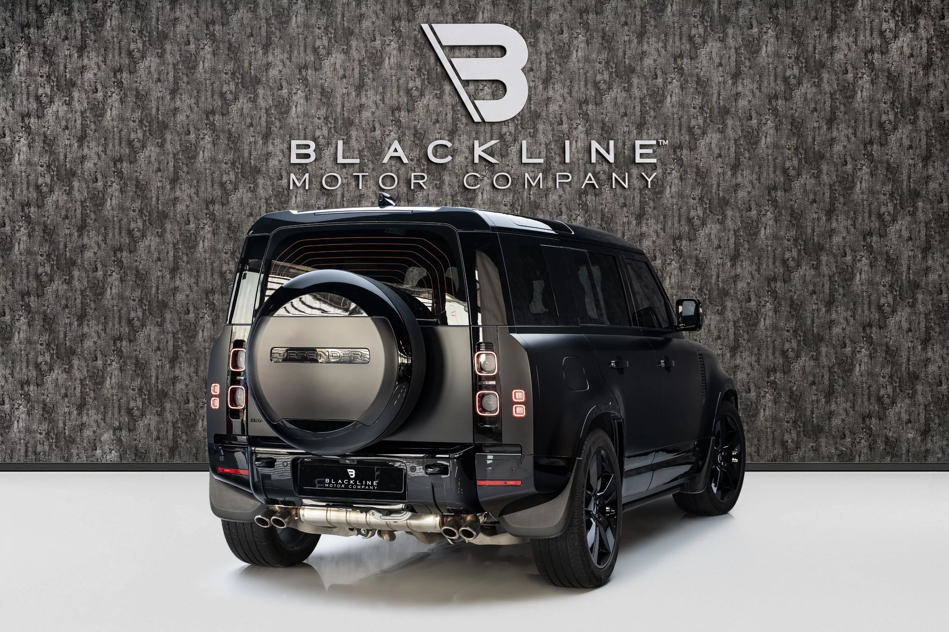 2024 Land Rover Defender photo 3