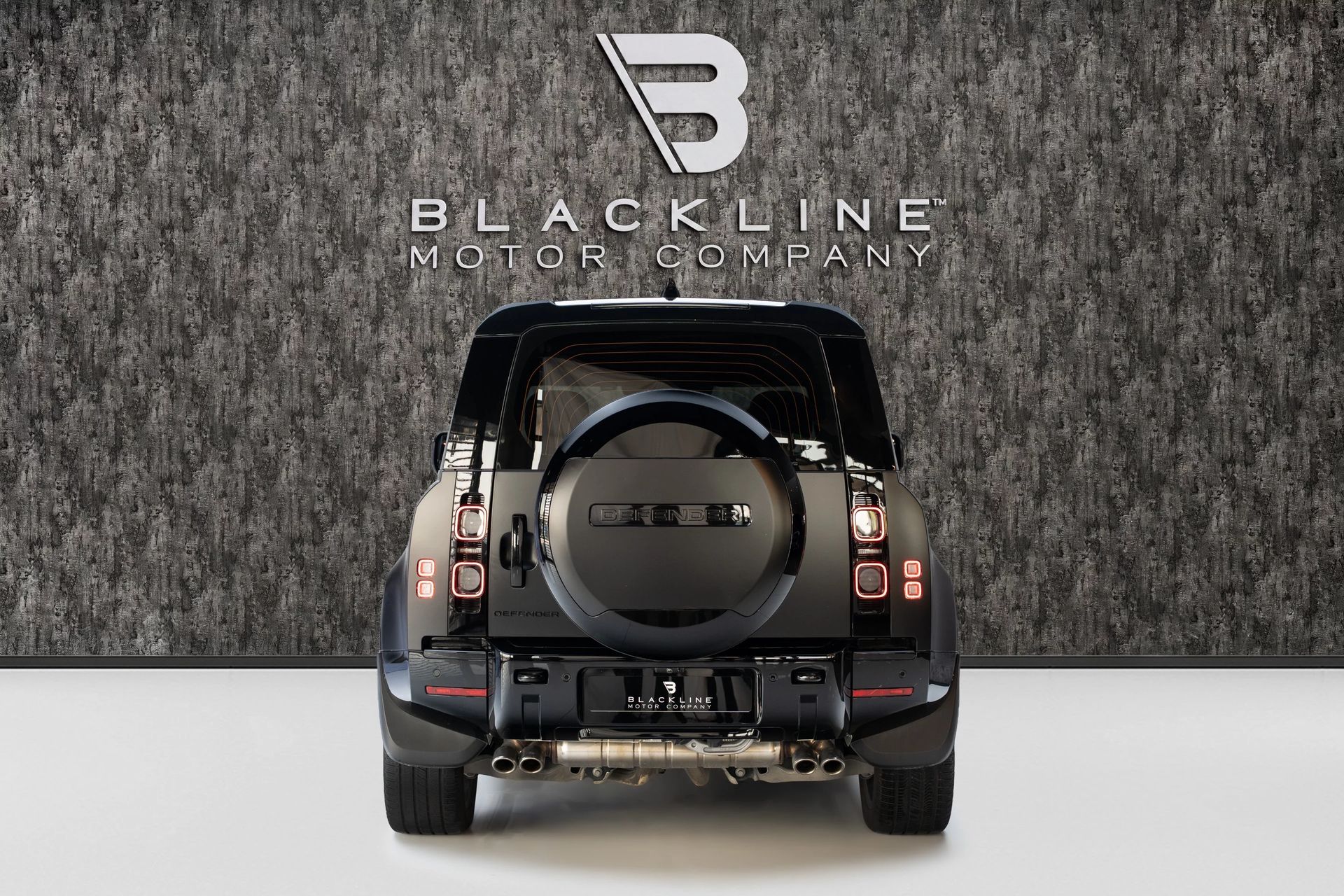 2024 Land Rover Defender photo 4