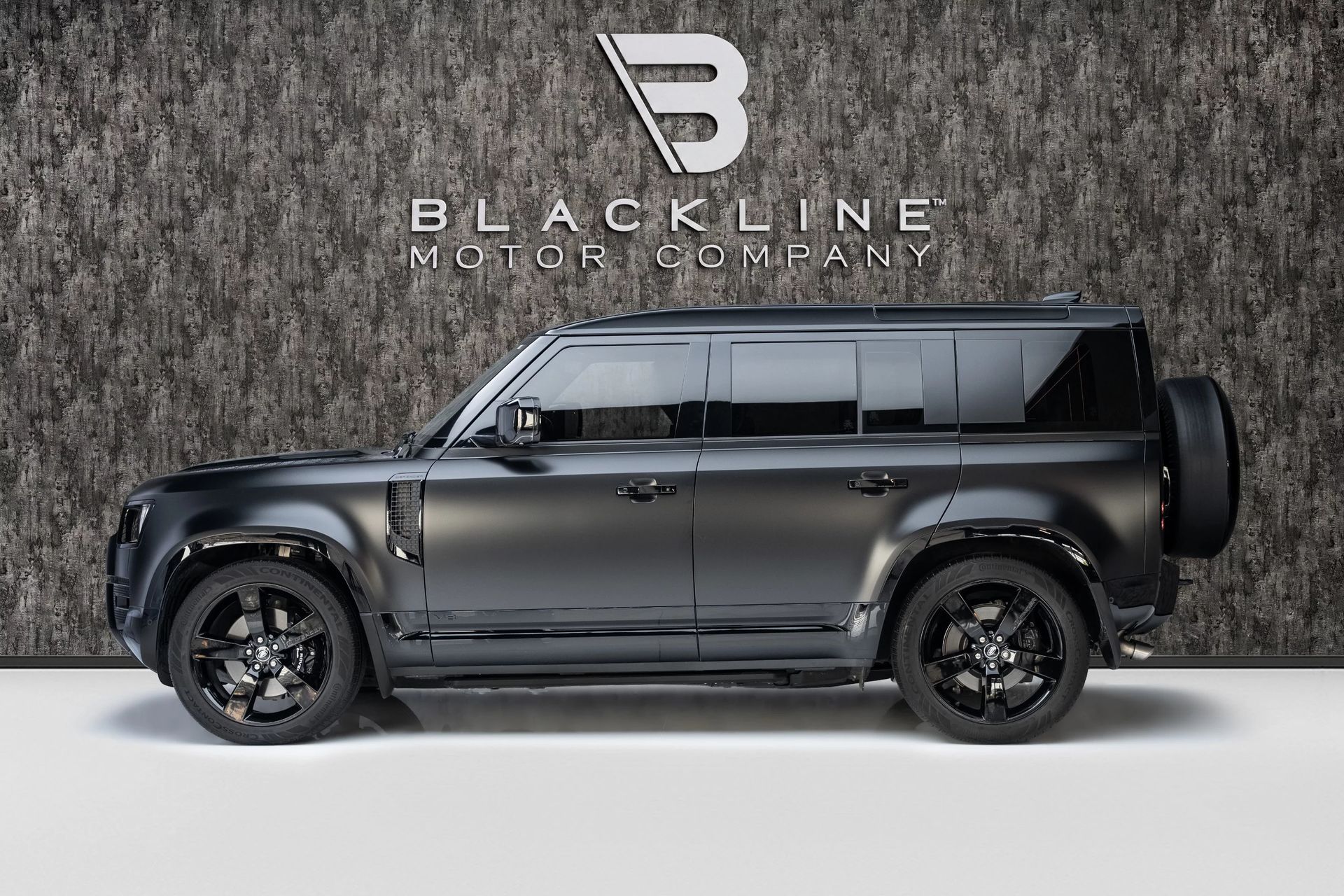 2024 Land Rover Defender photo 5
