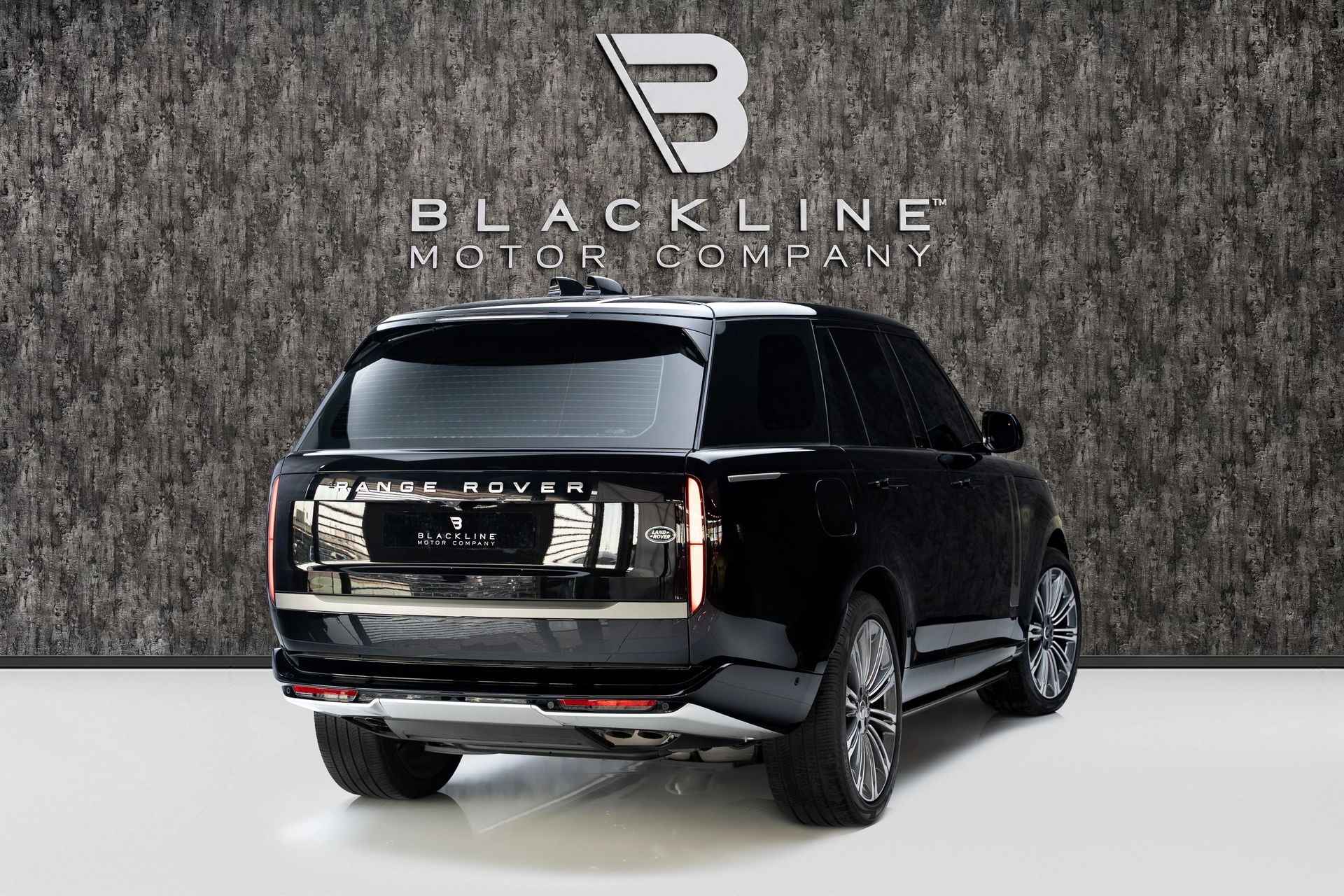 2023 Land Rover Range Rover HSE photo 3