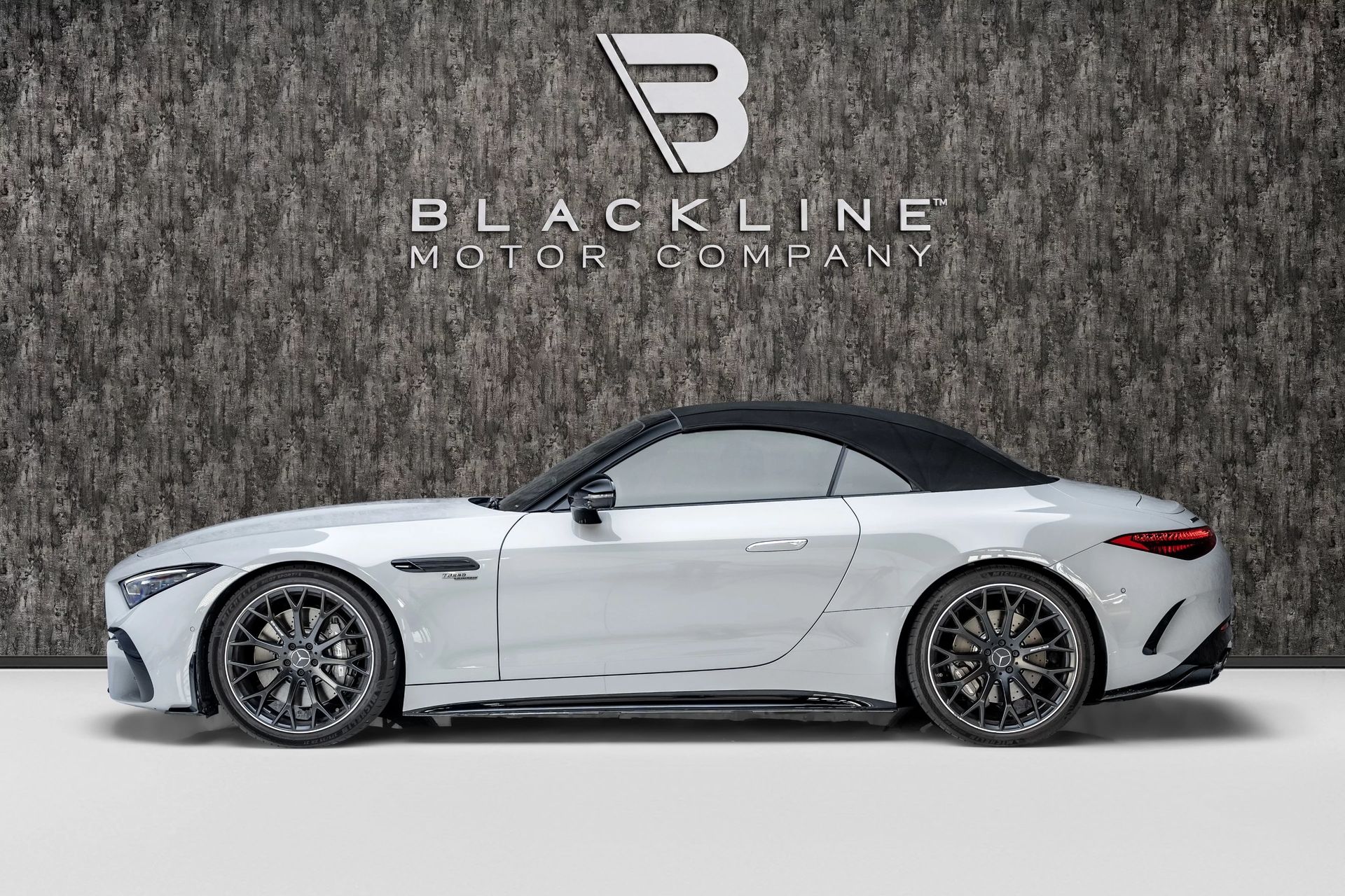 2025 Mercedes-Benz SL photo 5