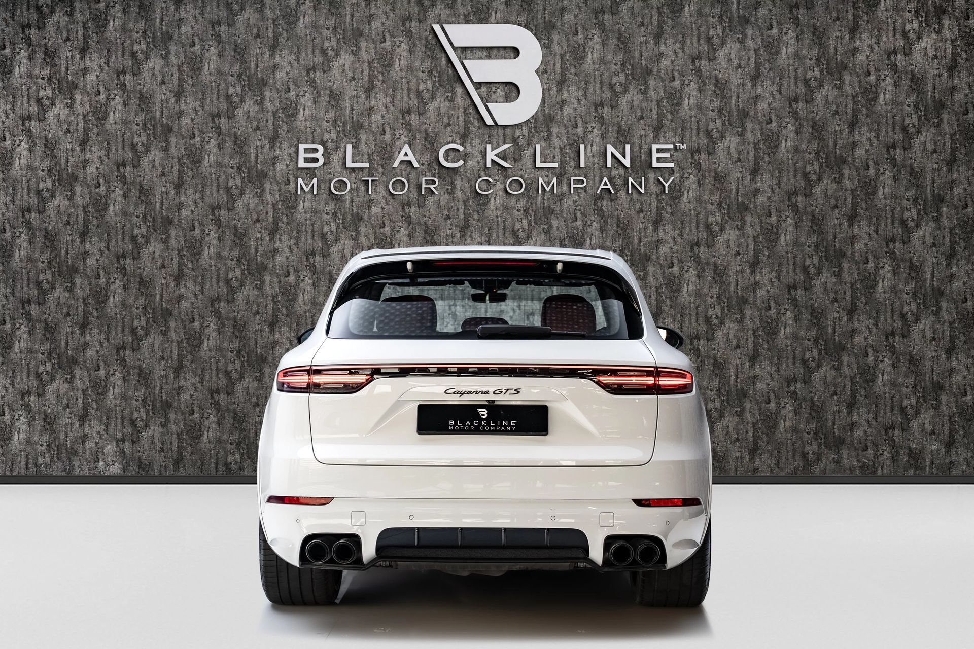 2022 Porsche Cayenne photo 3