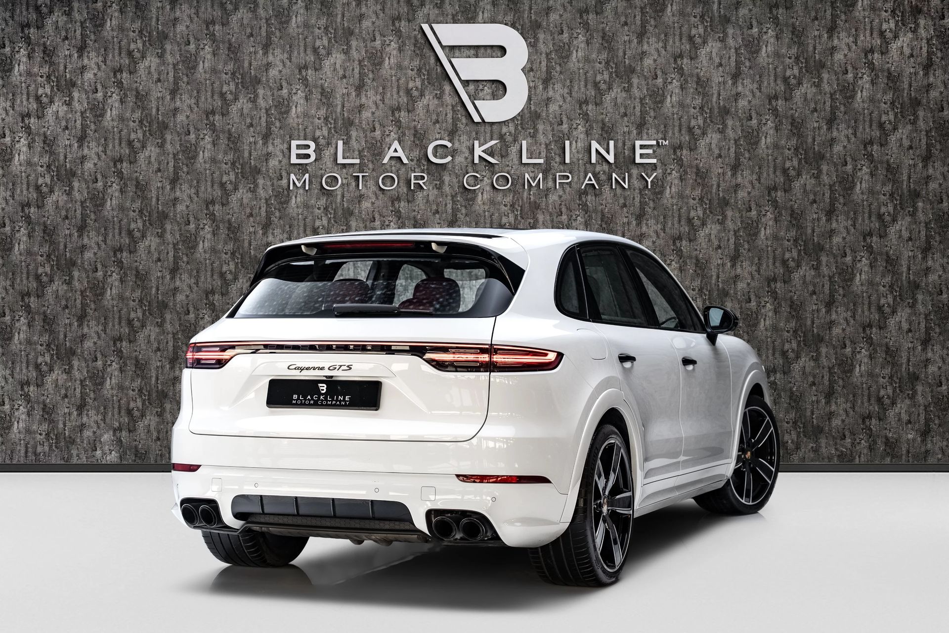 2022 Porsche Cayenne photo 4
